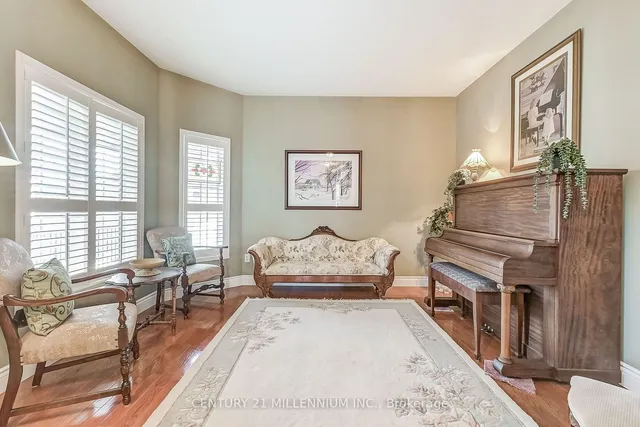 Additional property image - 6 Collingwood Ave