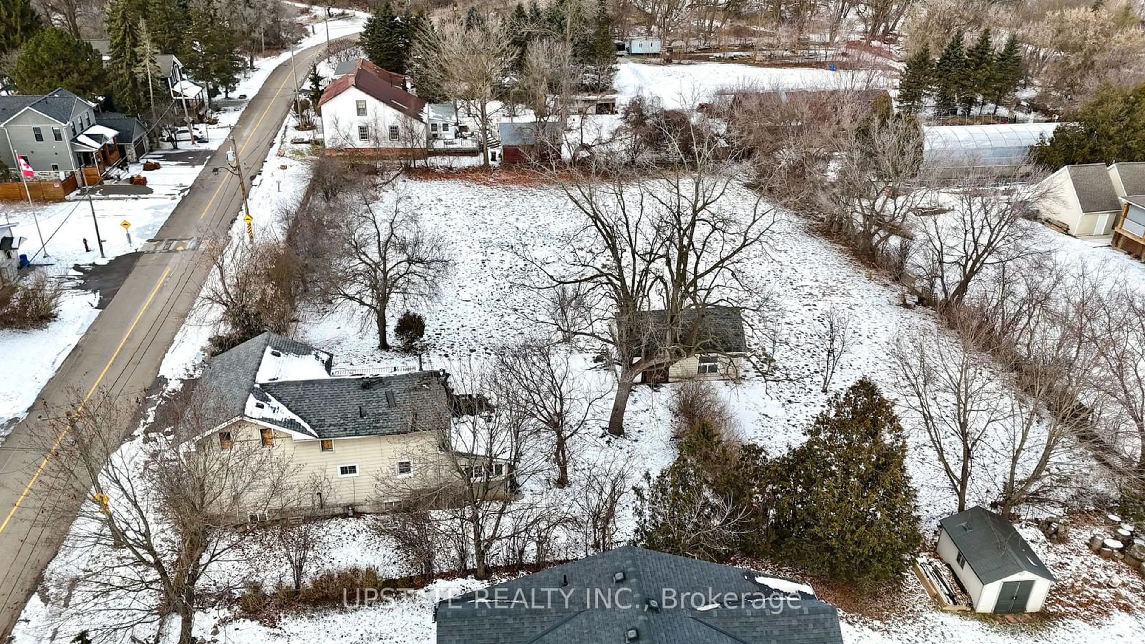 A pic from outside/outdoor area/front of a property/back of a property/a pic from drone, unknown for 7749 Churchville Rd, Brampton Ontario L6Y 0H3