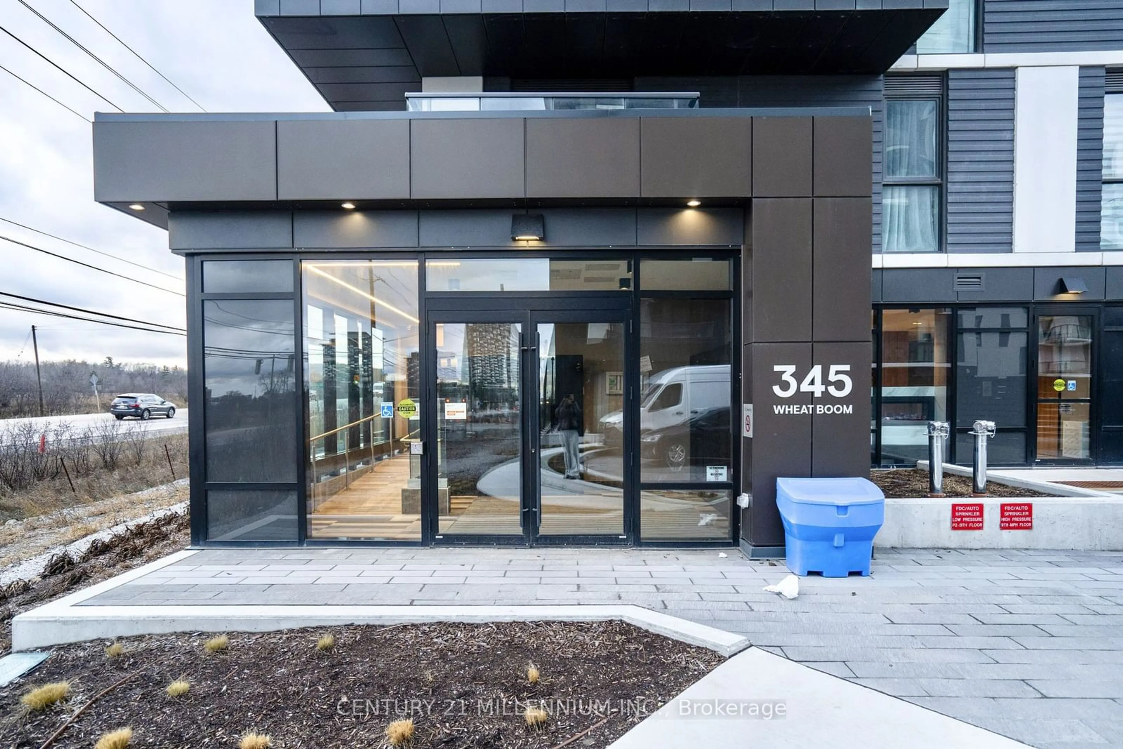 Indoor foyer for 345 Wheat Boom Dr #107, Oakville Ontario L6H 7X4