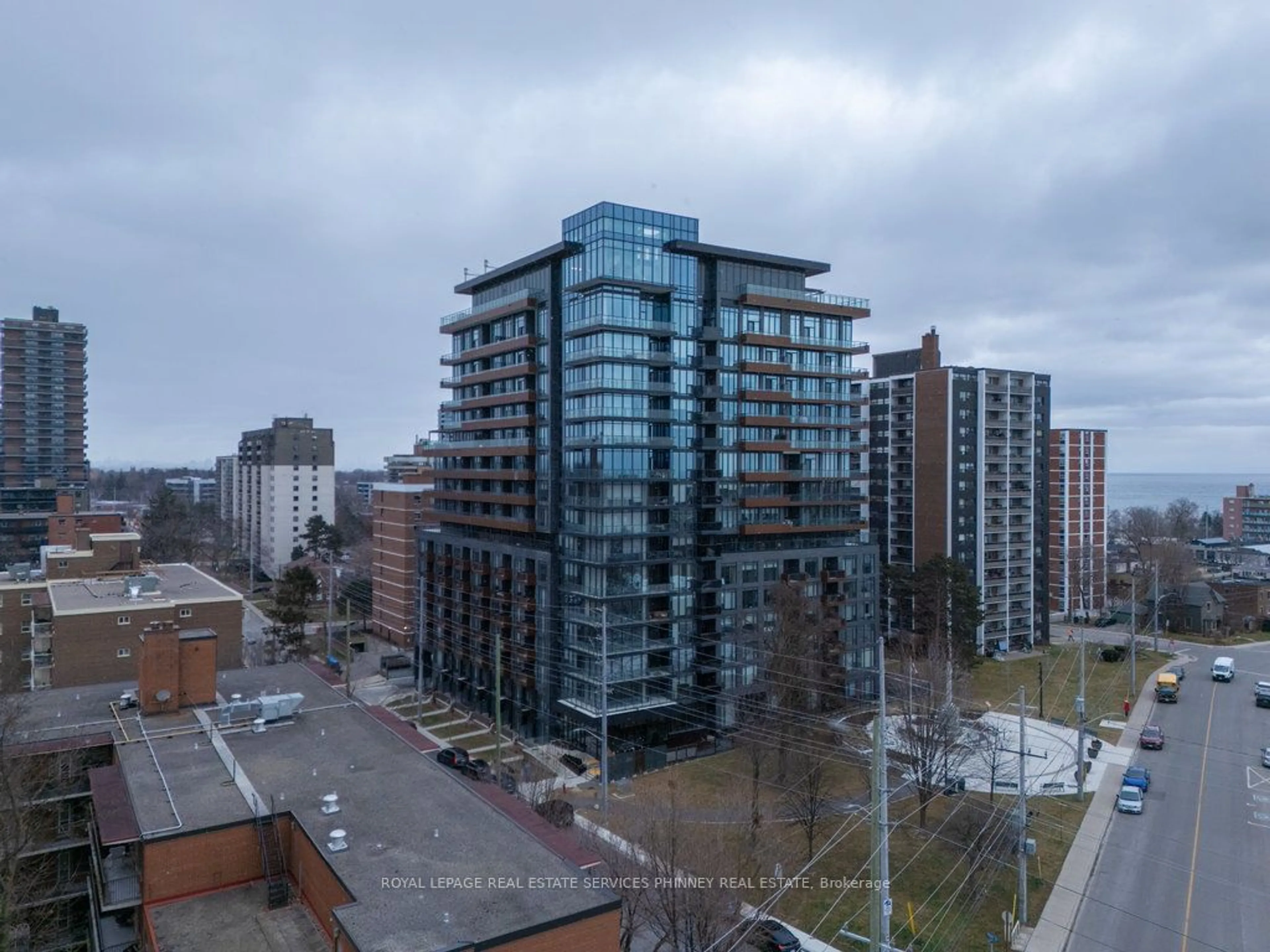 A pic from outside/outdoor area/front of a property/back of a property/a pic from drone, city buildings view from balcony for 21 Park St #1011, Mississauga Ontario L5G 1L7