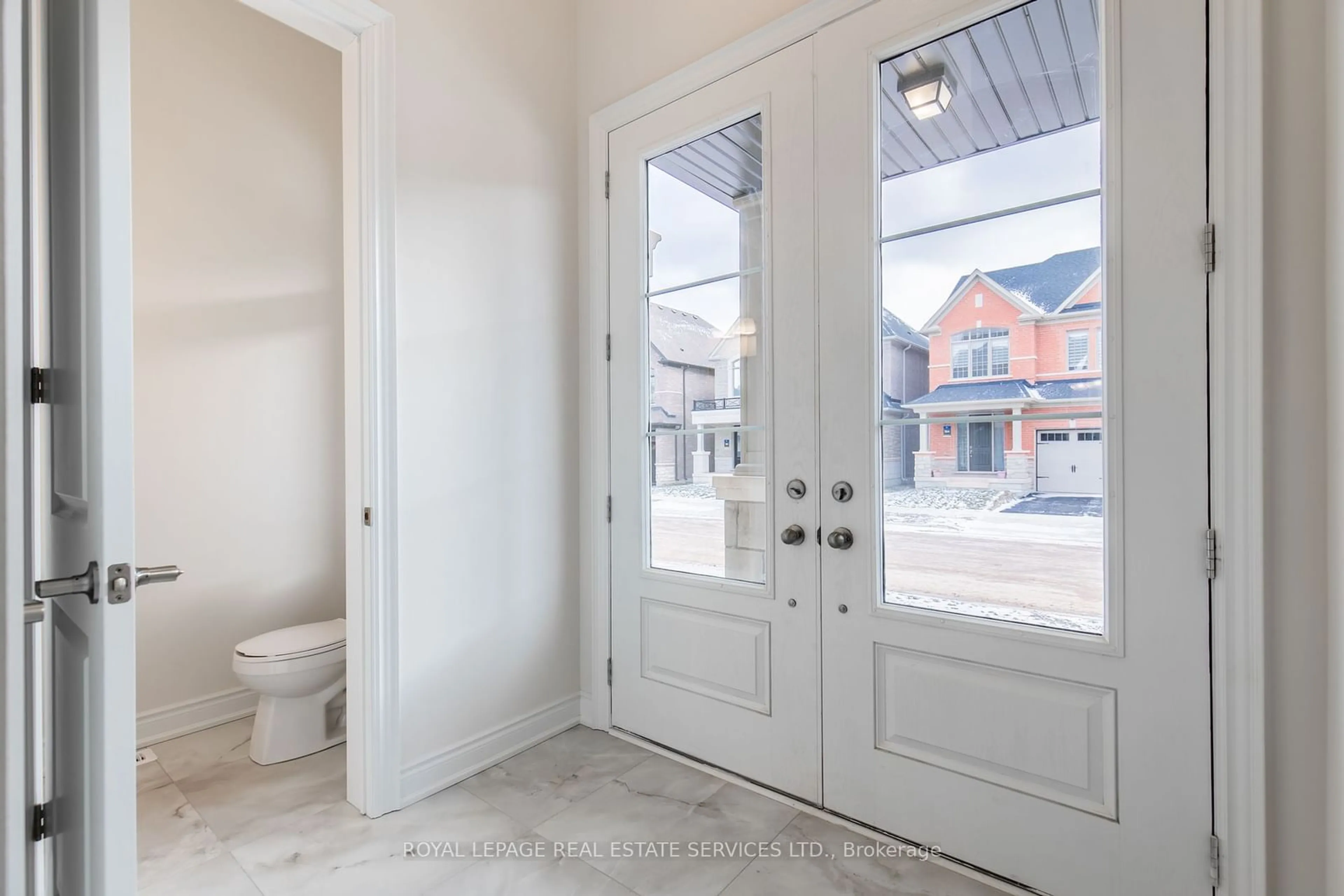 Indoor entryway for 1359 Peony Path, Oakville Ontario L6H 7X2