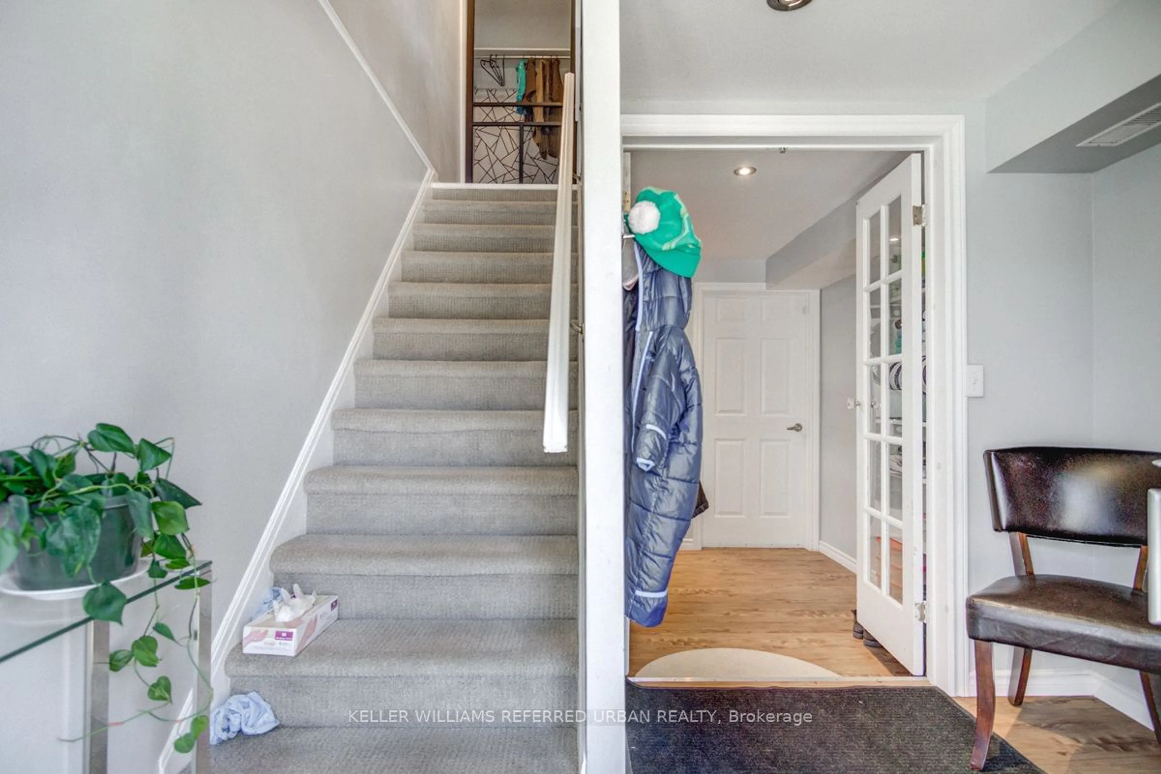 Indoor entryway for 63 Fortieth St, Toronto Ontario M8W 3M8