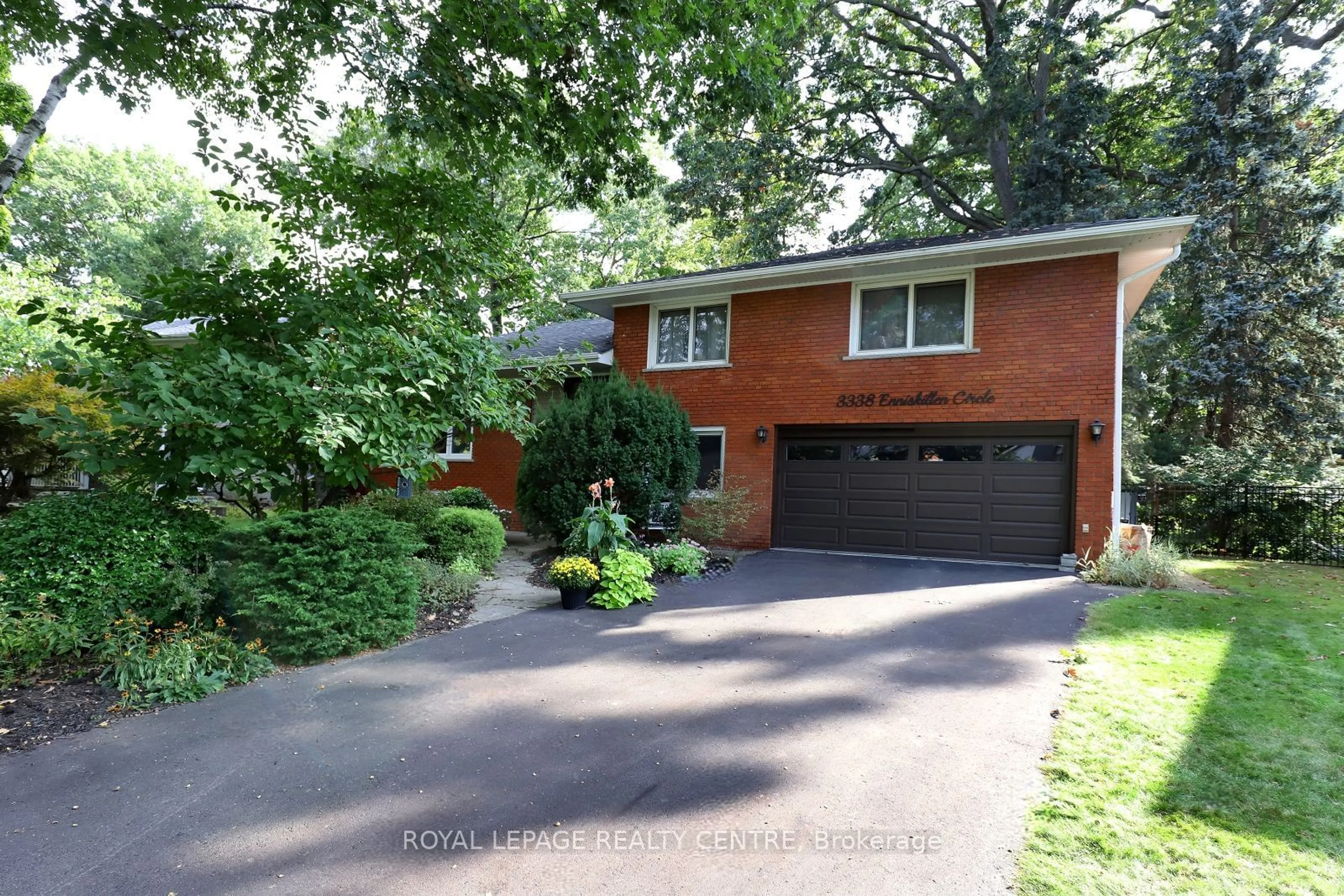 Home with brick exterior material, street for 3338 Enniskillen Circ, Mississauga Ontario L5C 2M8