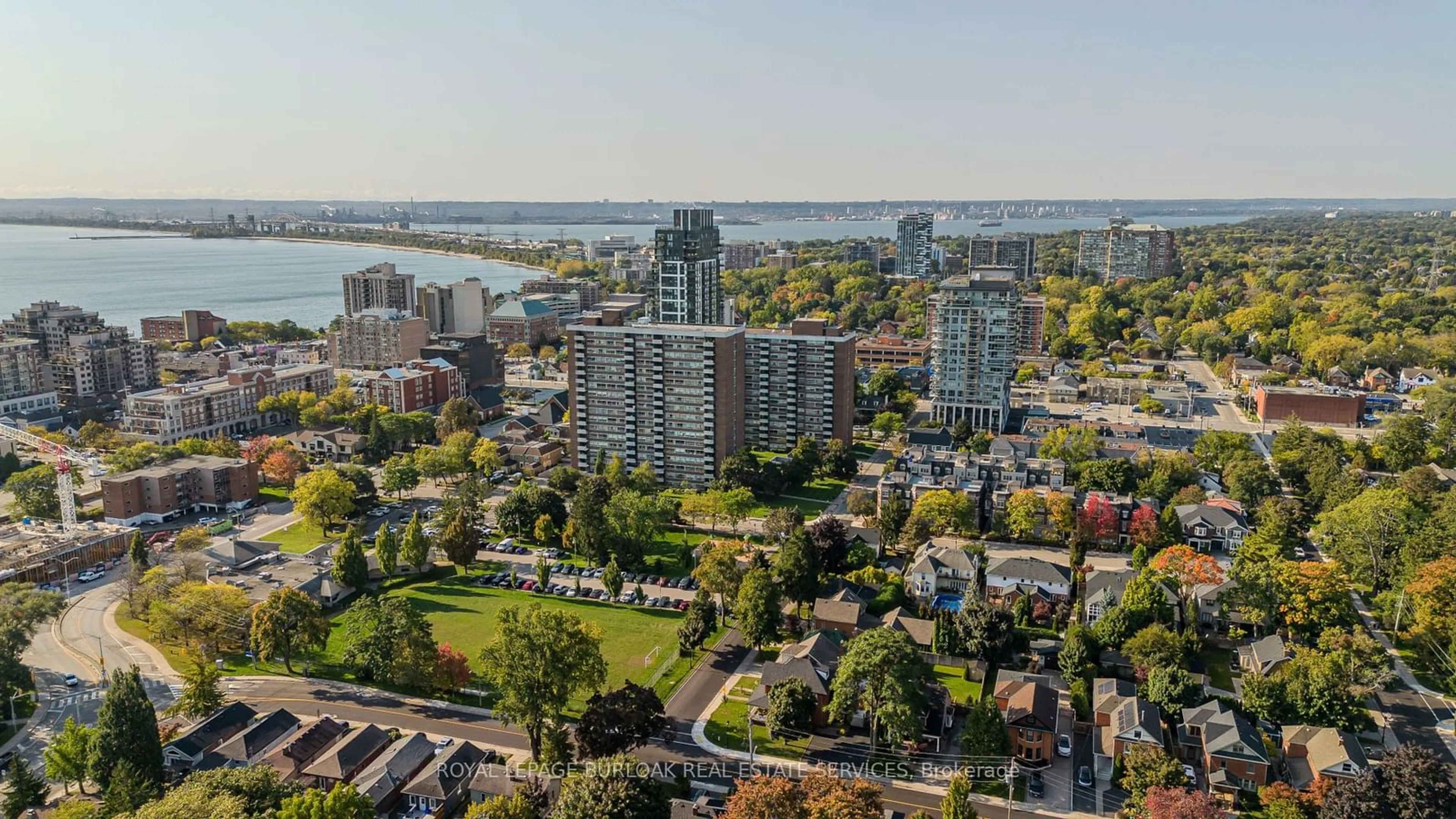 A pic from outside/outdoor area/front of a property/back of a property/a pic from drone, water/lake/river/ocean view for 430 Pearl St #311, Burlington Ontario L7R 4J8