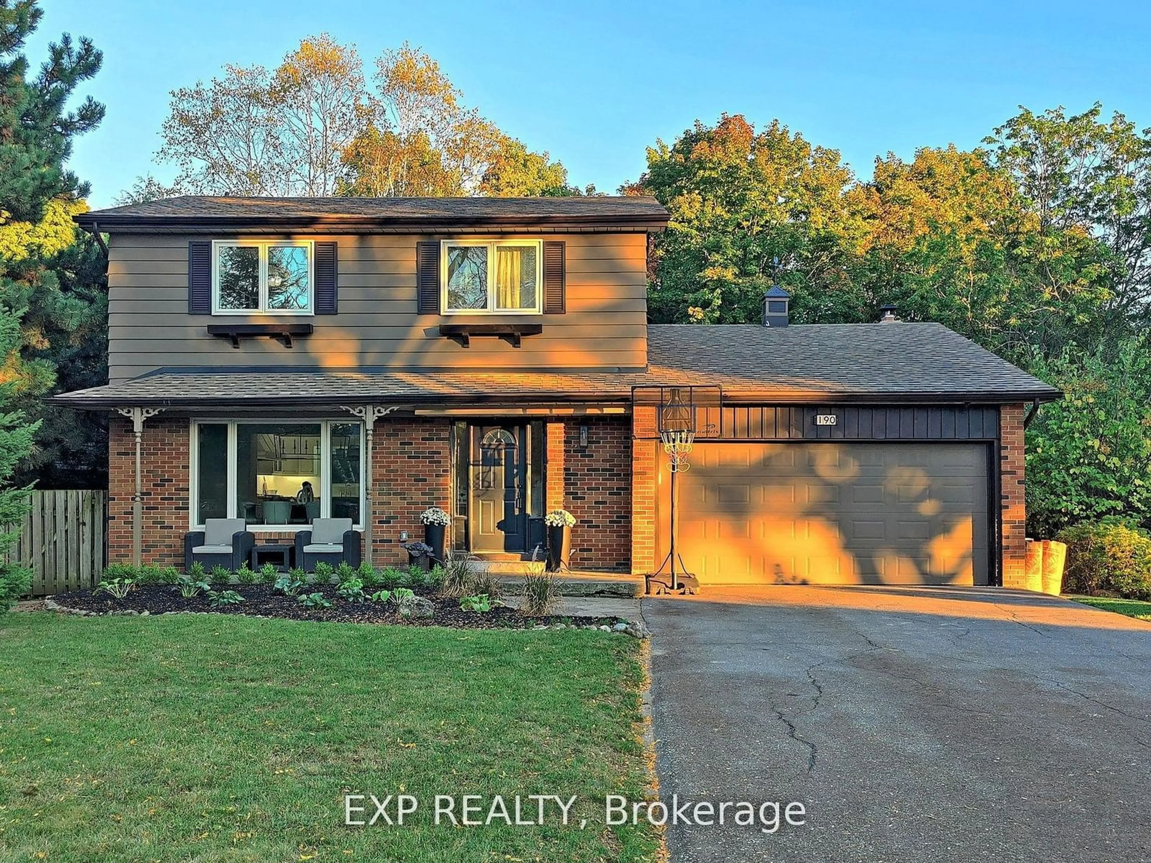 Home with brick exterior material, street for 190 Crestwood Rd, Caledon Ontario L7E 3W1