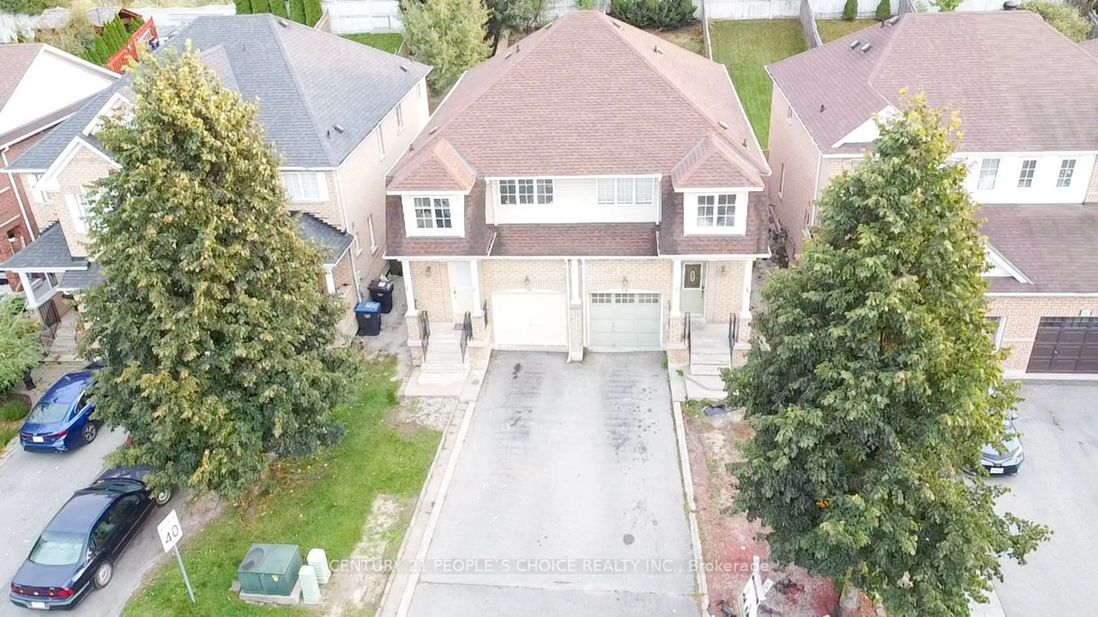 A pic from outside/outdoor area/front of a property/back of a property/a pic from drone, street for 54 Grapevine Rd, Caledon Ontario L7E 2R3