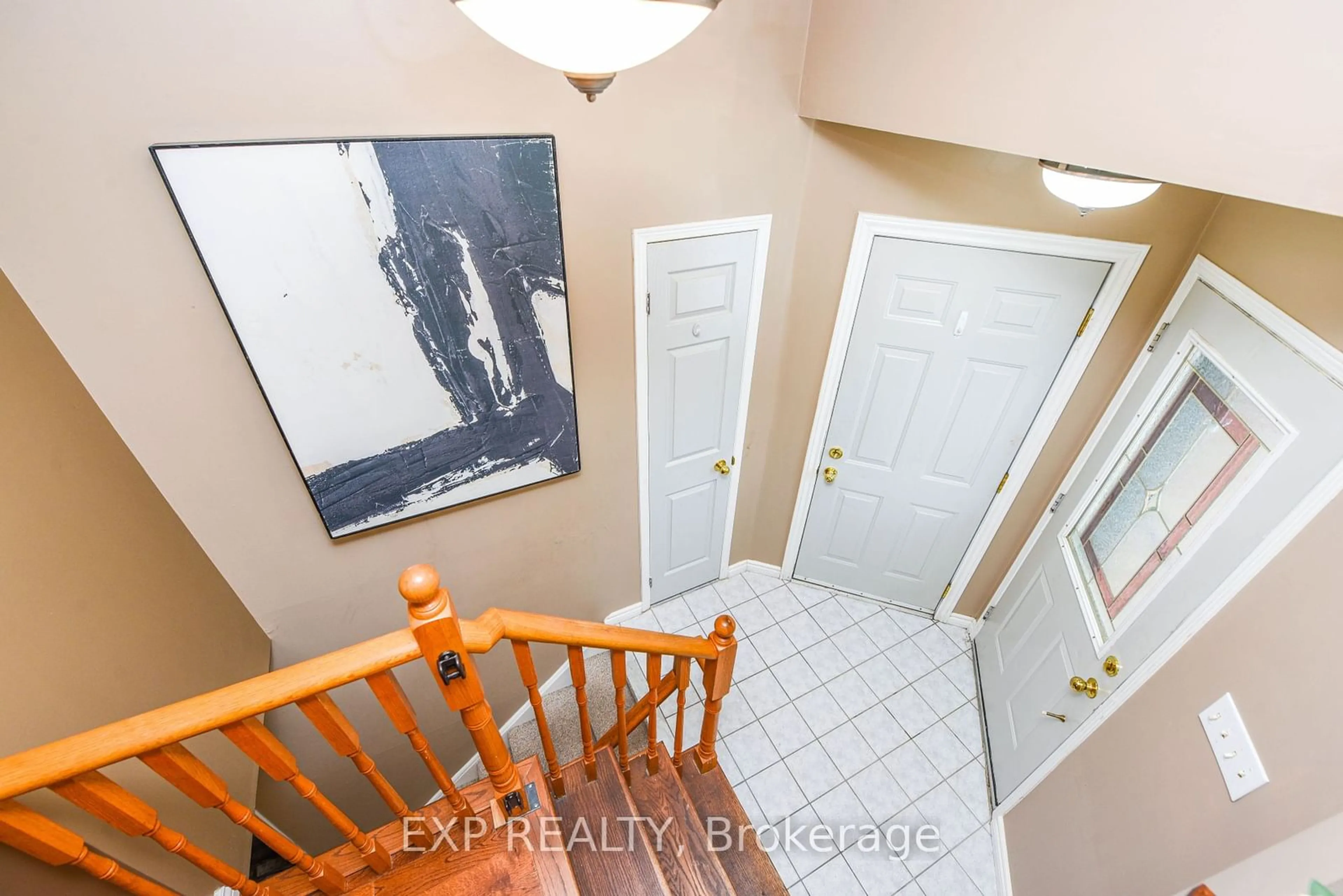 Indoor entryway for 35 Royal Orchard Dr, Brampton Ontario L6X 4M6