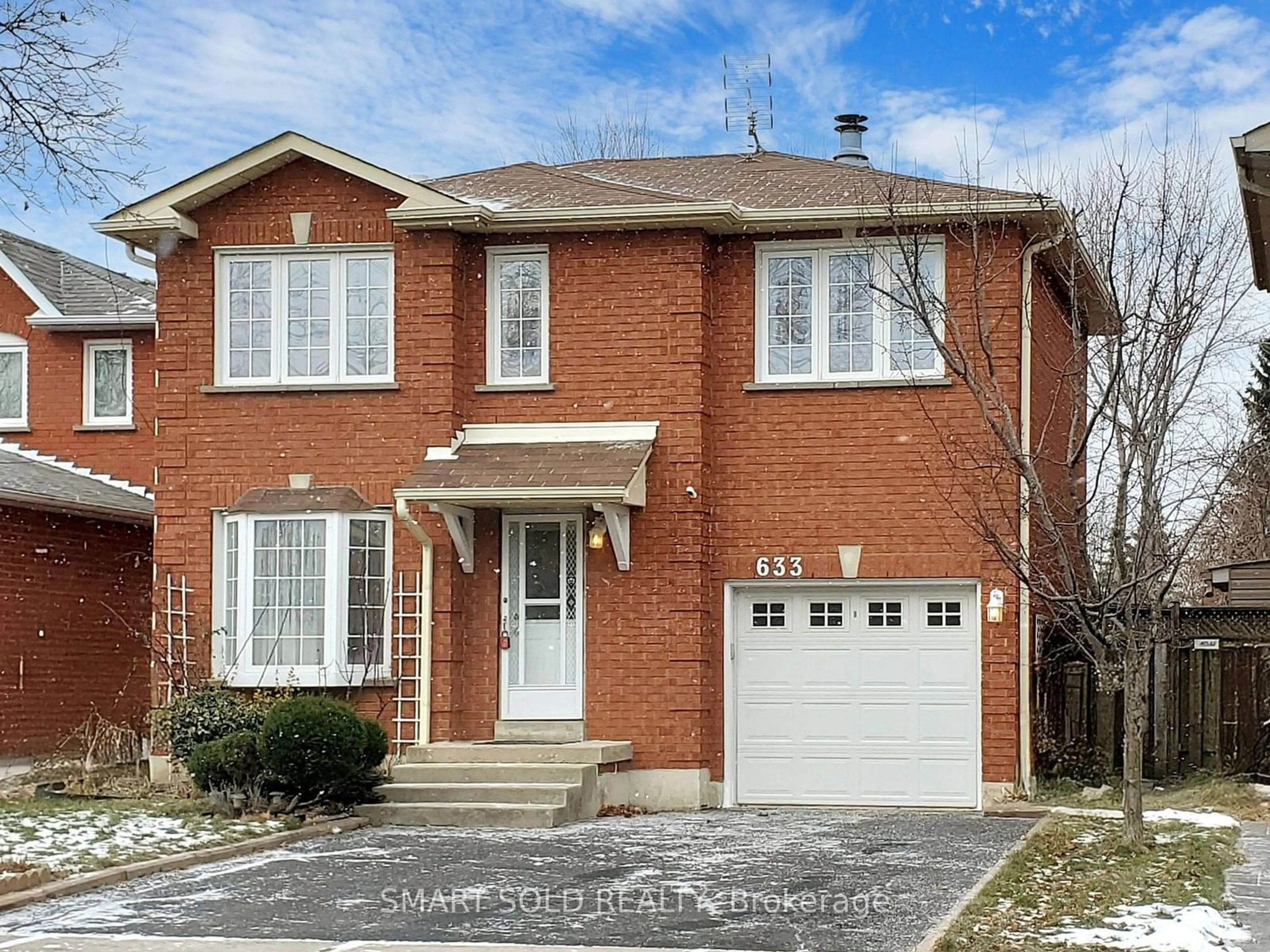 Home with brick exterior material, street for 633 Four Winds Way, Mississauga Ontario L5R 3M4