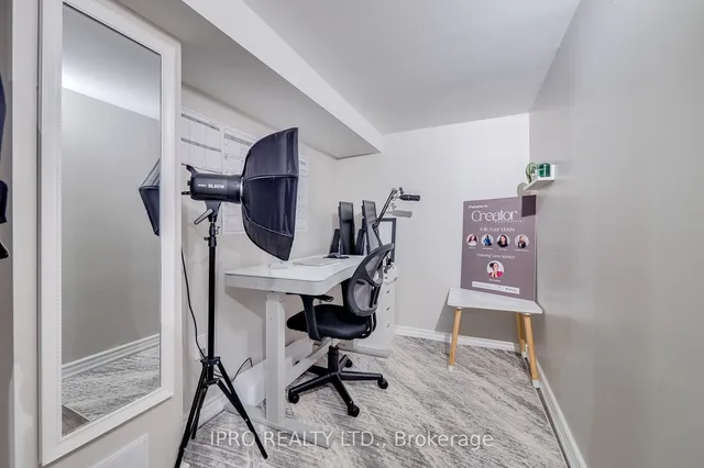 Additional image 7 of 1038 Laurier Ave
