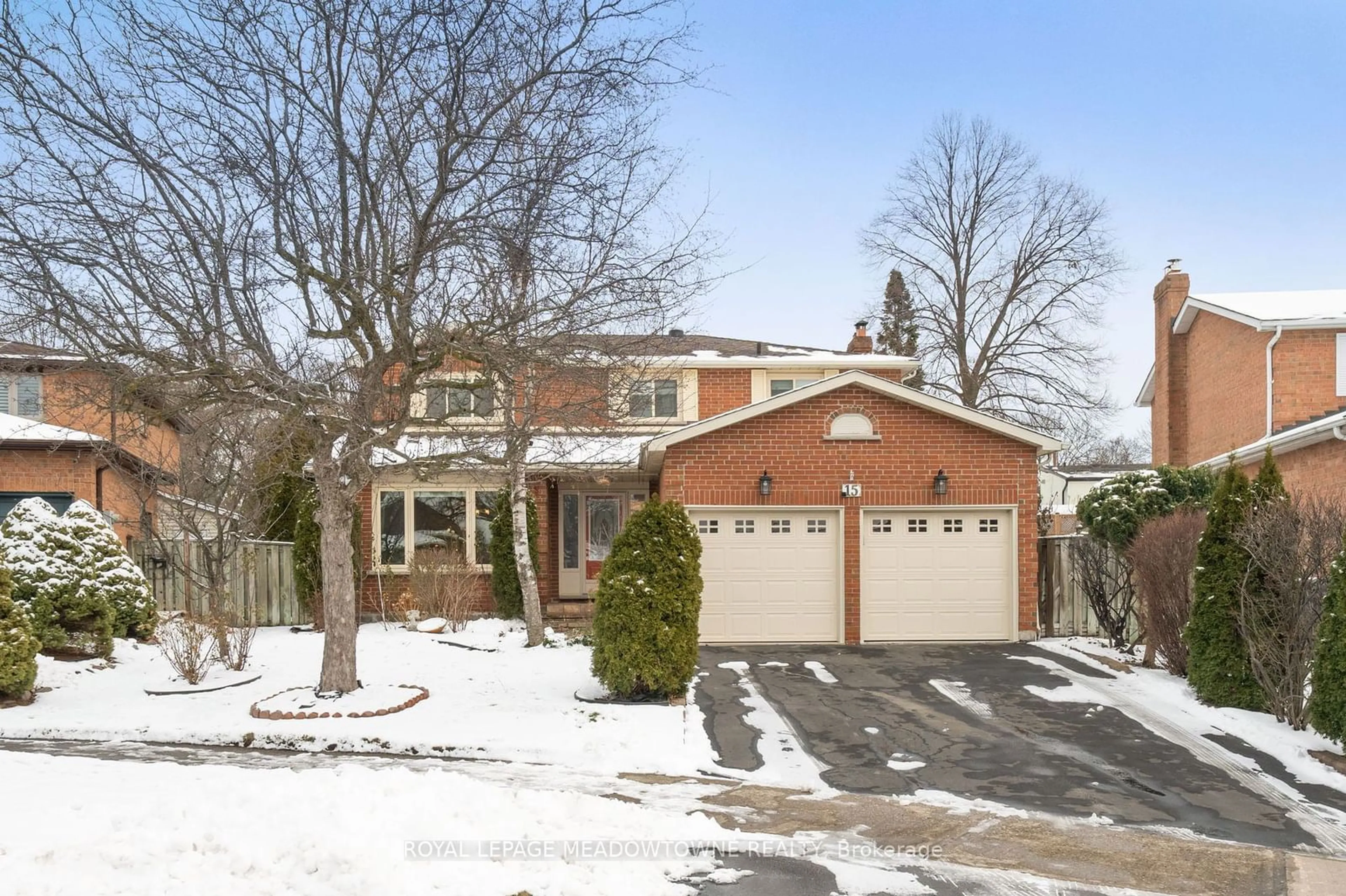 Home with brick exterior material, street for 15 Oakington Pl, Mississauga Ontario L5N 3V9