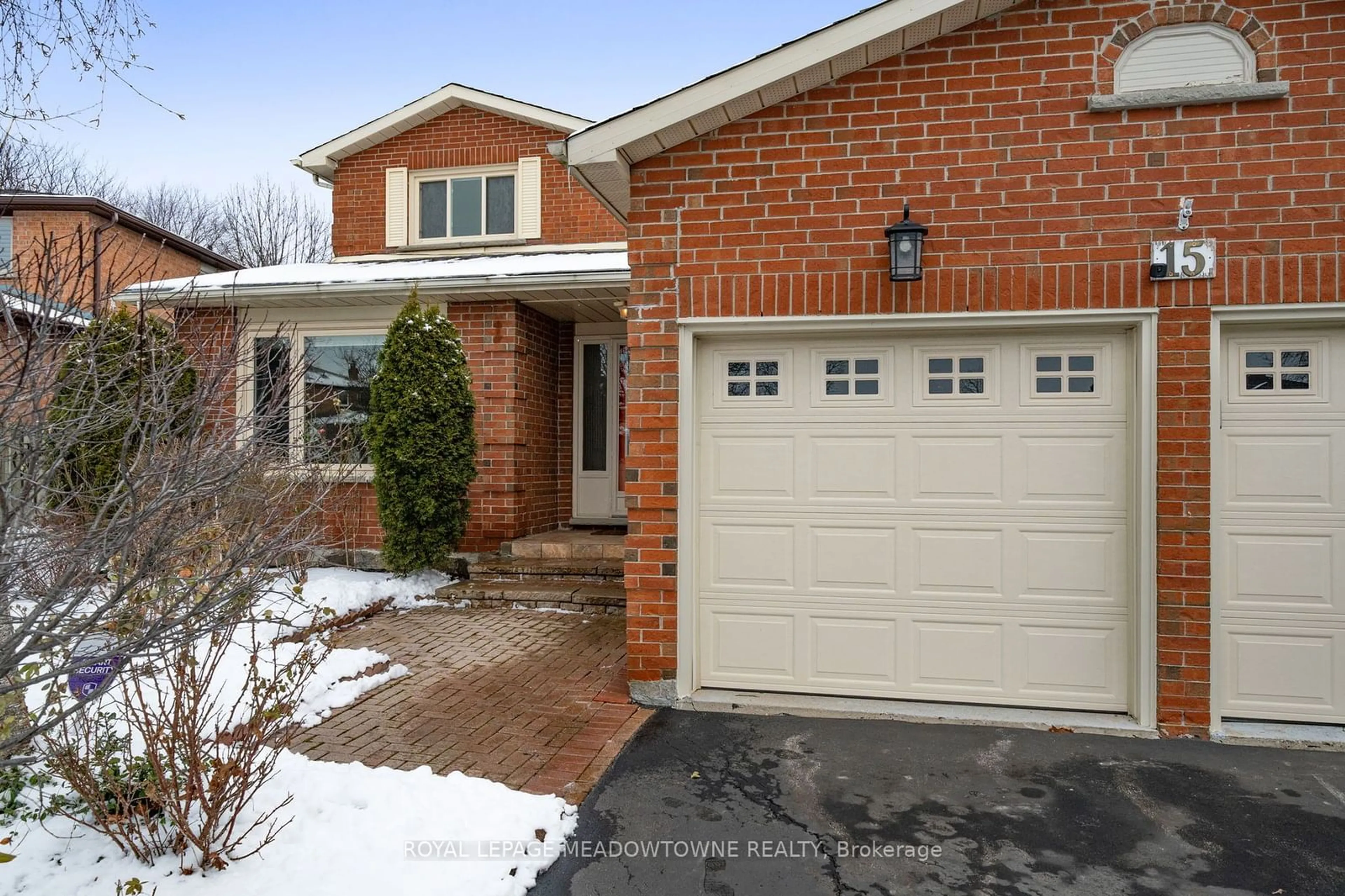 Home with brick exterior material, street for 15 Oakington Pl, Mississauga Ontario L5N 3V9