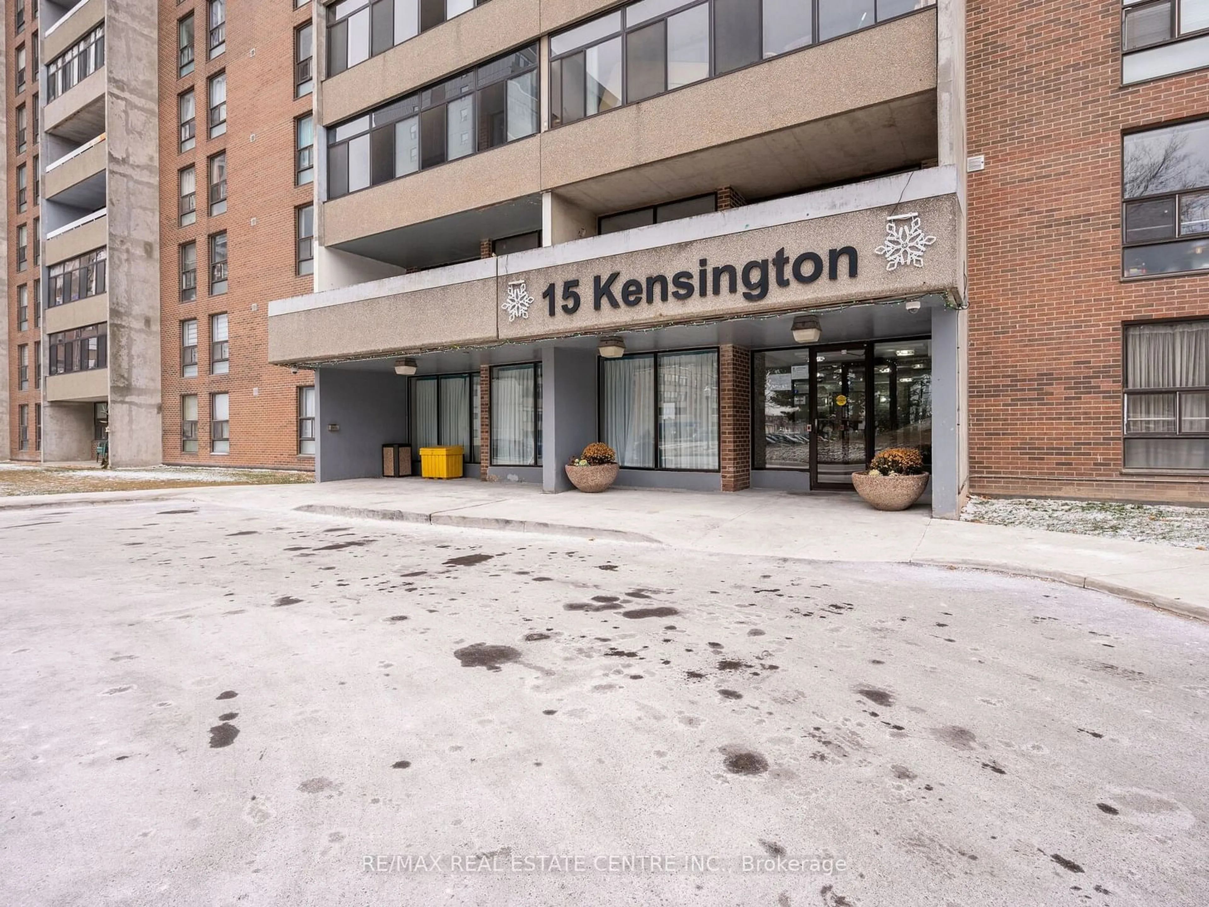 Unknown for 15 Kensington Rd #101, Brampton Ontario L6T 3W2