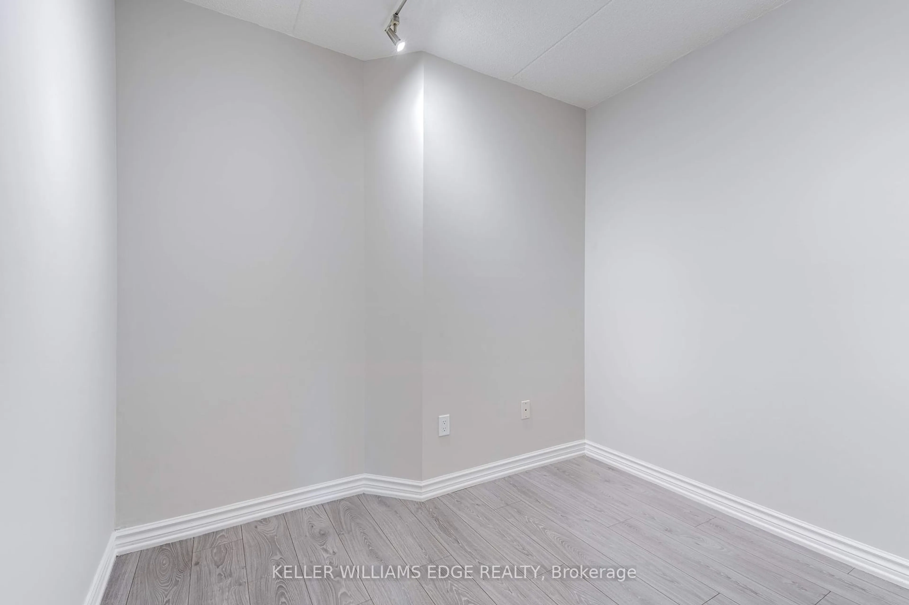 A pic of a room for 2040 Cleaver Ave #104, Burlington Ontario L7M 4C4