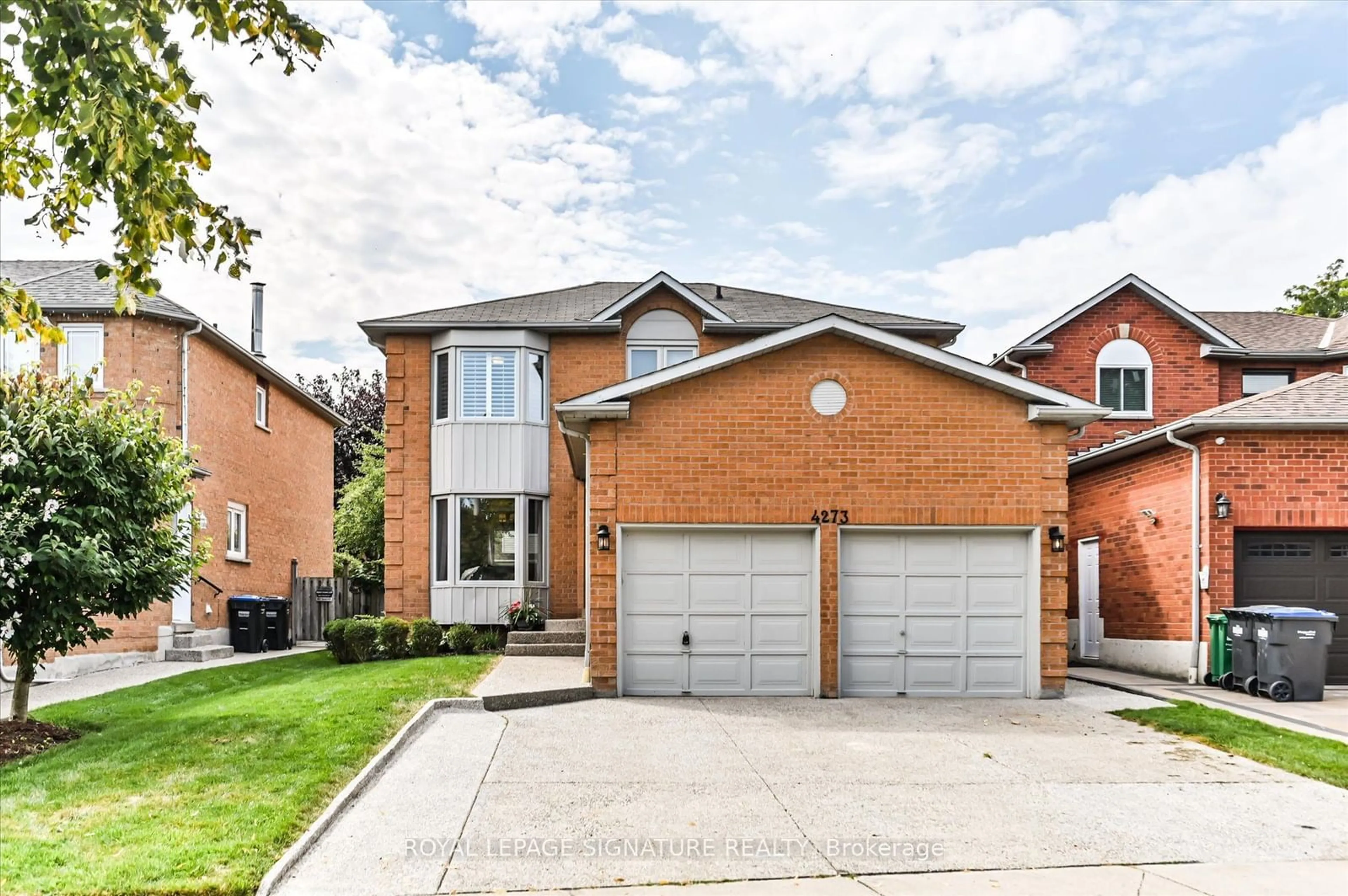 Home with brick exterior material, street for 4273 Credit Pointe Dr, Mississauga Ontario L5M 3K3