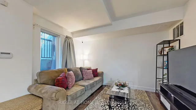 Additional image 9 of 3043 Finch Ave Unit 1016