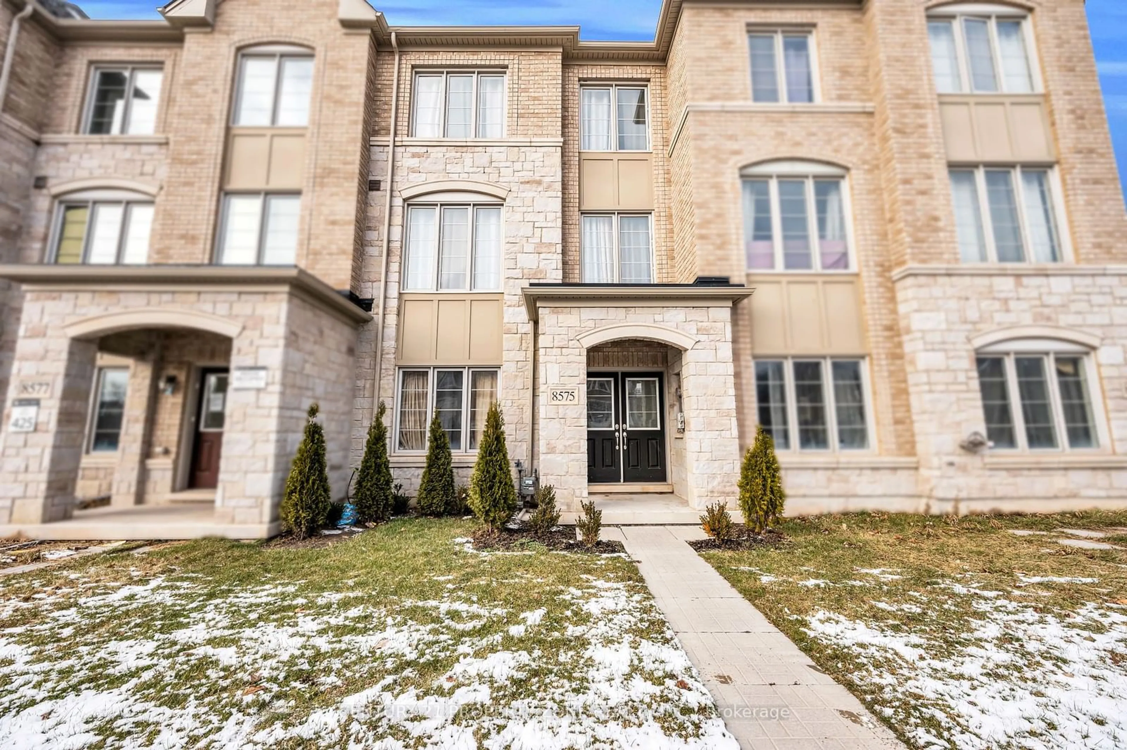 Home with brick exterior material, street for 40 Oakmore Lane, Brampton Ontario L6Y 6H5