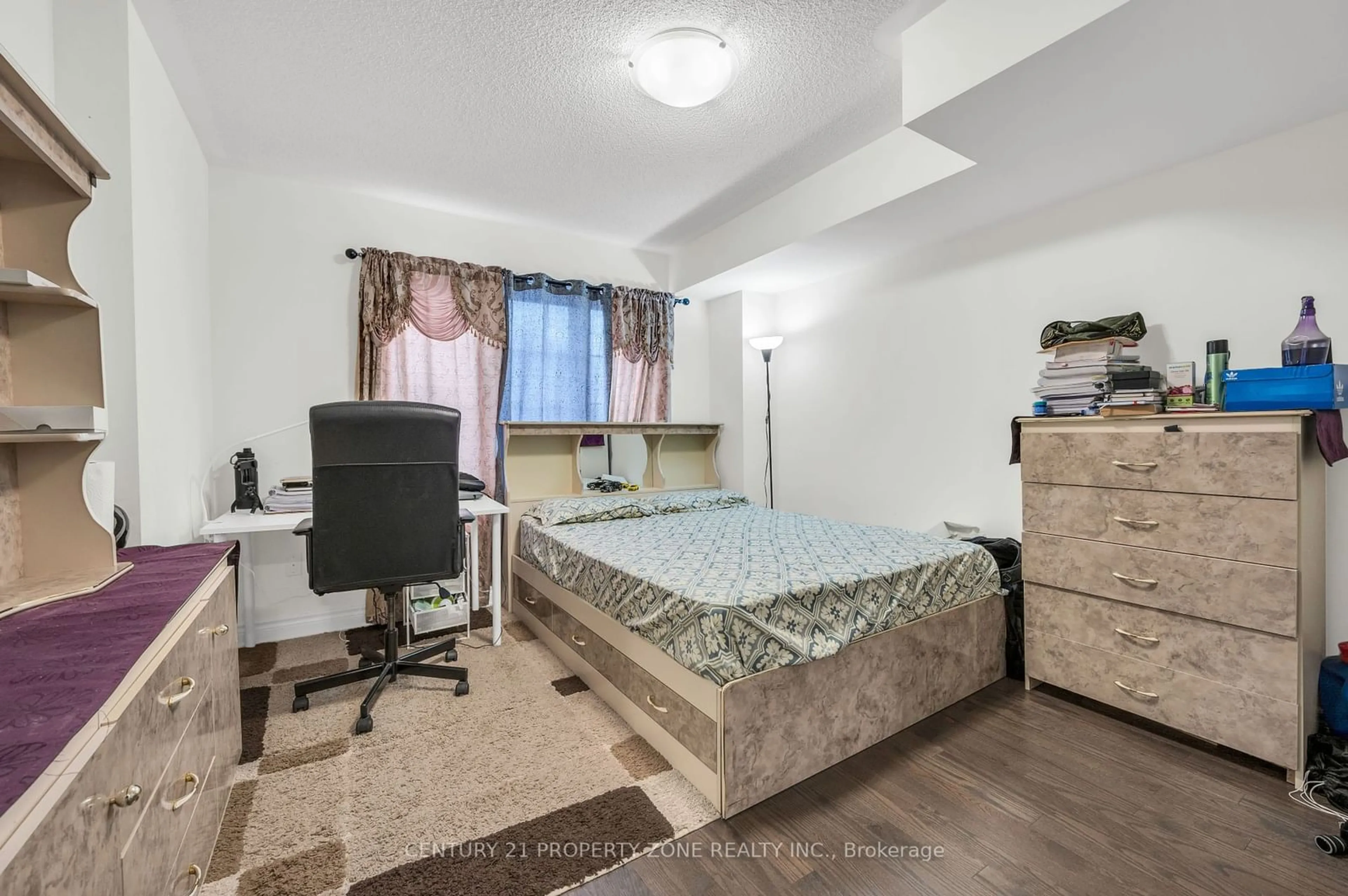 Bedroom with bed, unknown for 40 Oakmore Lane, Brampton Ontario L6Y 6H5