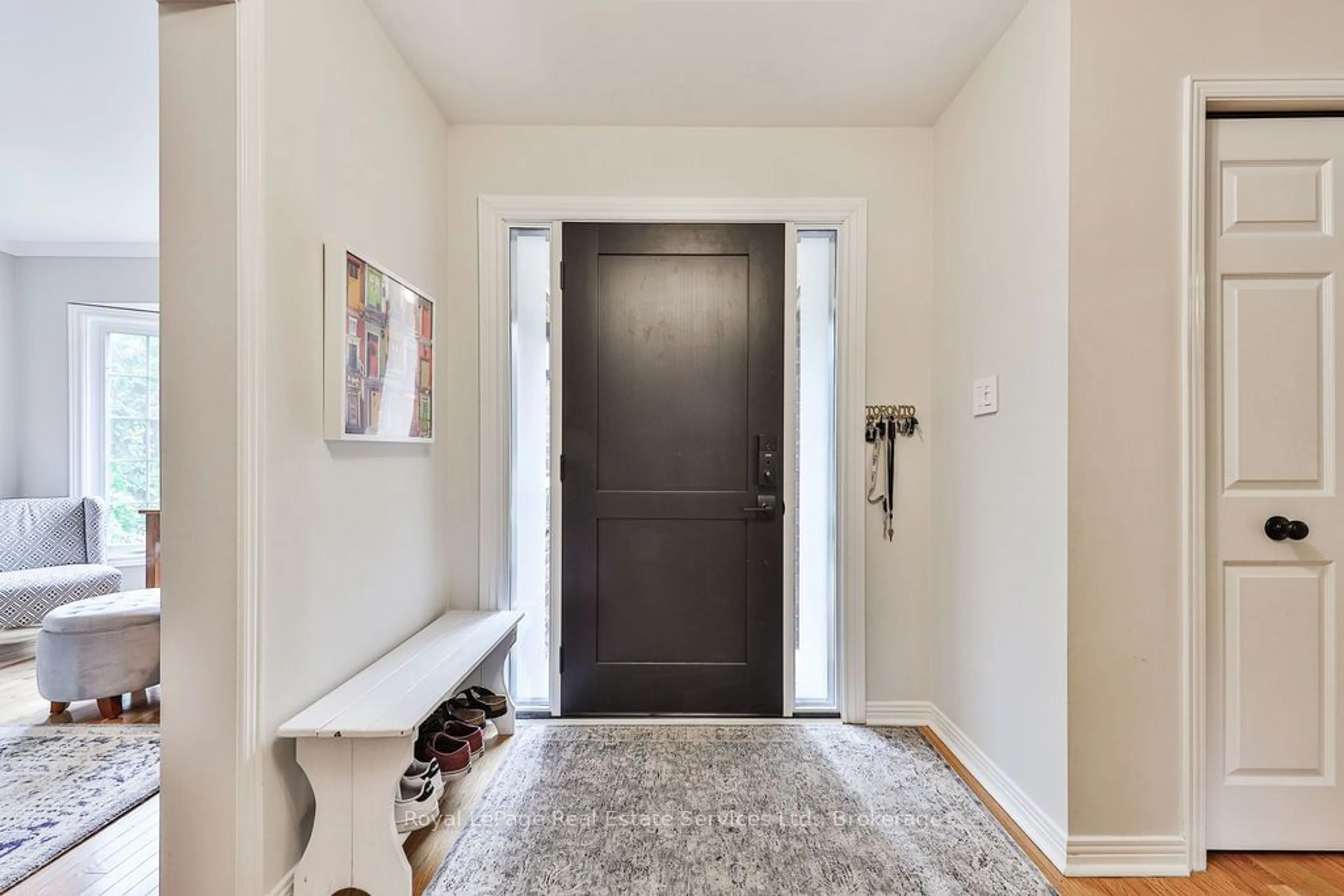 Indoor entryway for 1260 OLD BRIDLE Path, Oakville Ontario L6M 1A4