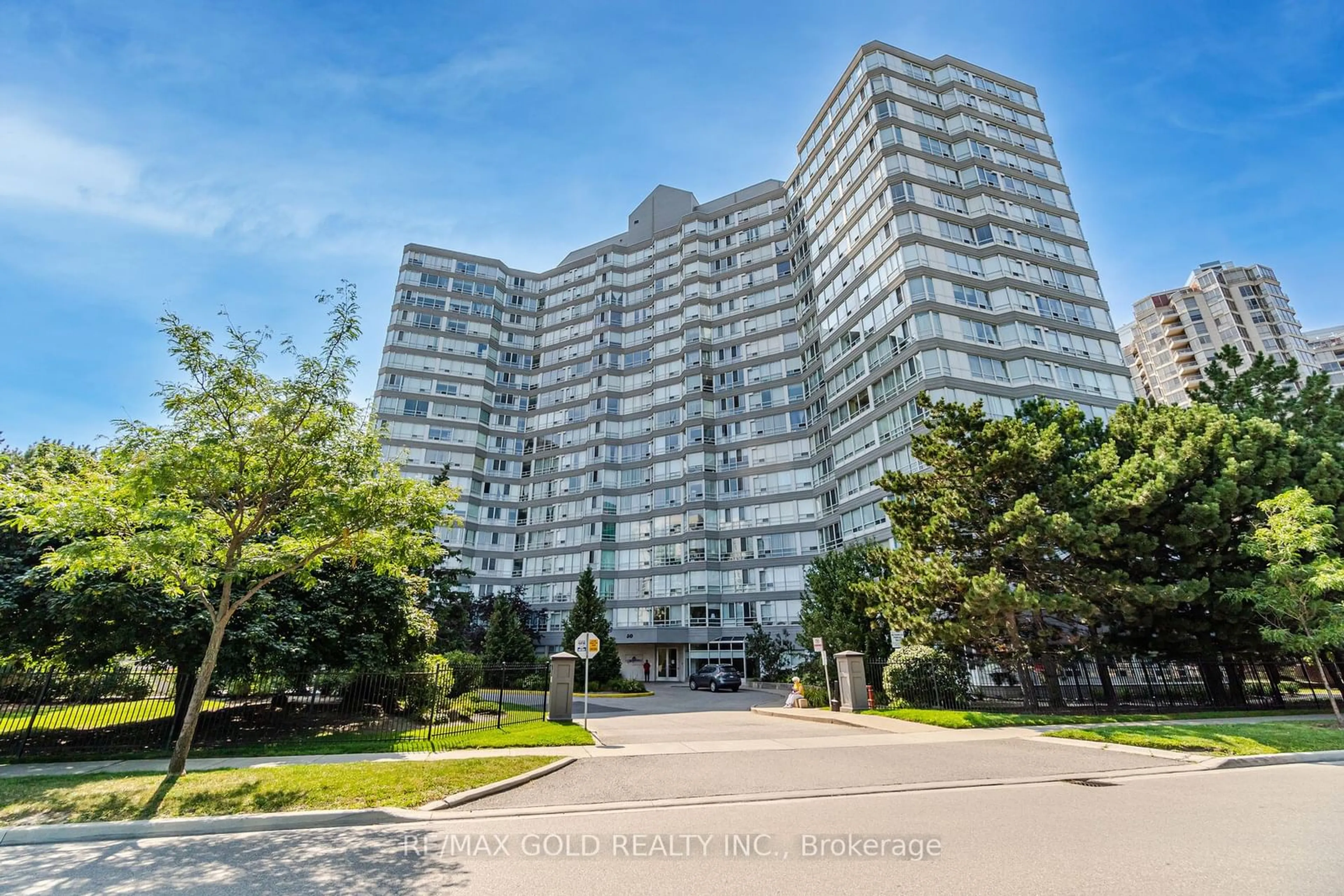 Unknown for 50 Kingsbridge Garden Circ #812, Mississauga Ontario L5R 1Y2