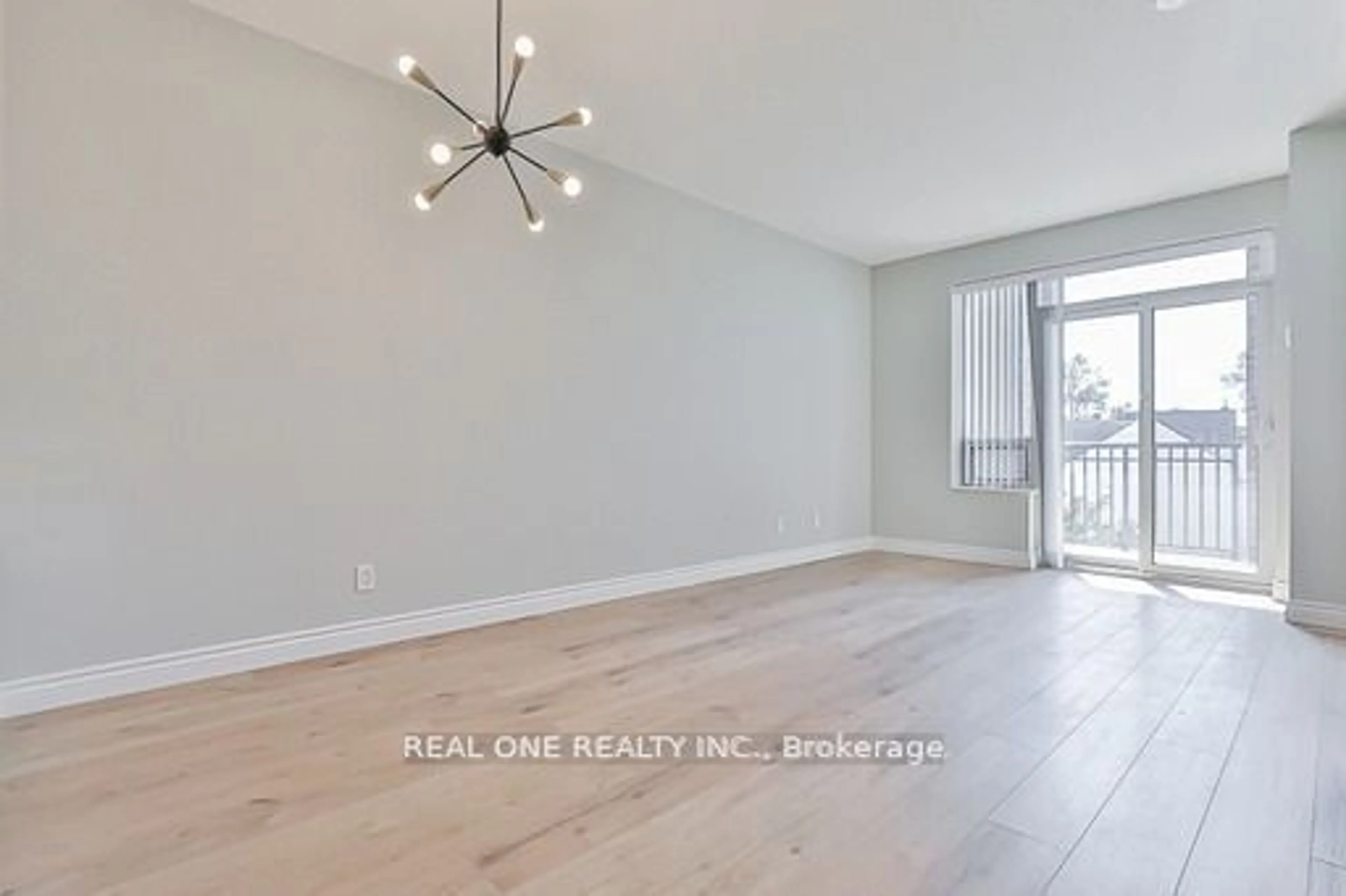 A pic of a room for 61 HEINTZMAN St #312, Toronto Ontario M6P 5A2