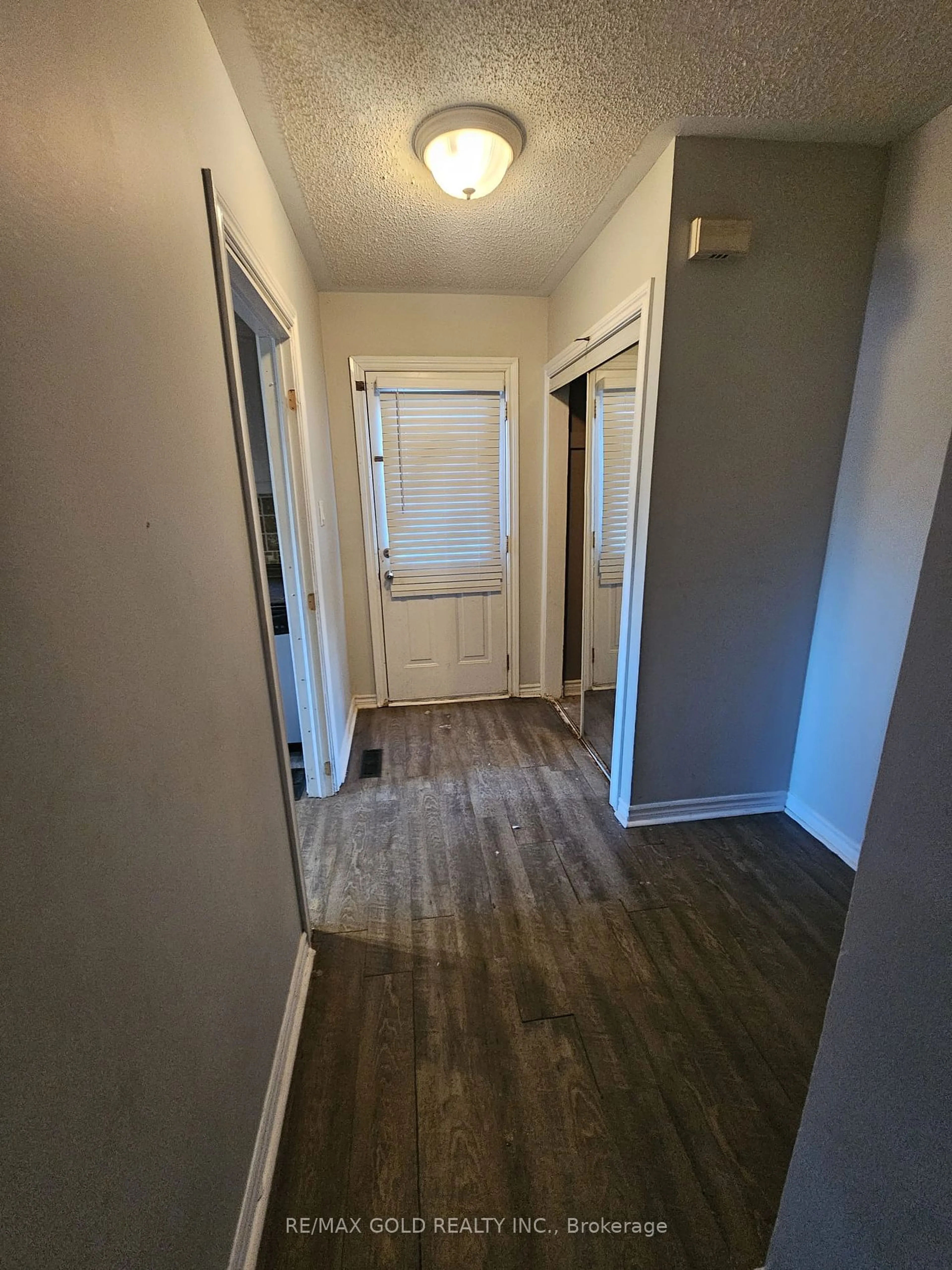 Indoor entryway for 29 Town House Cres #29, Brampton Ontario L6W 3C3