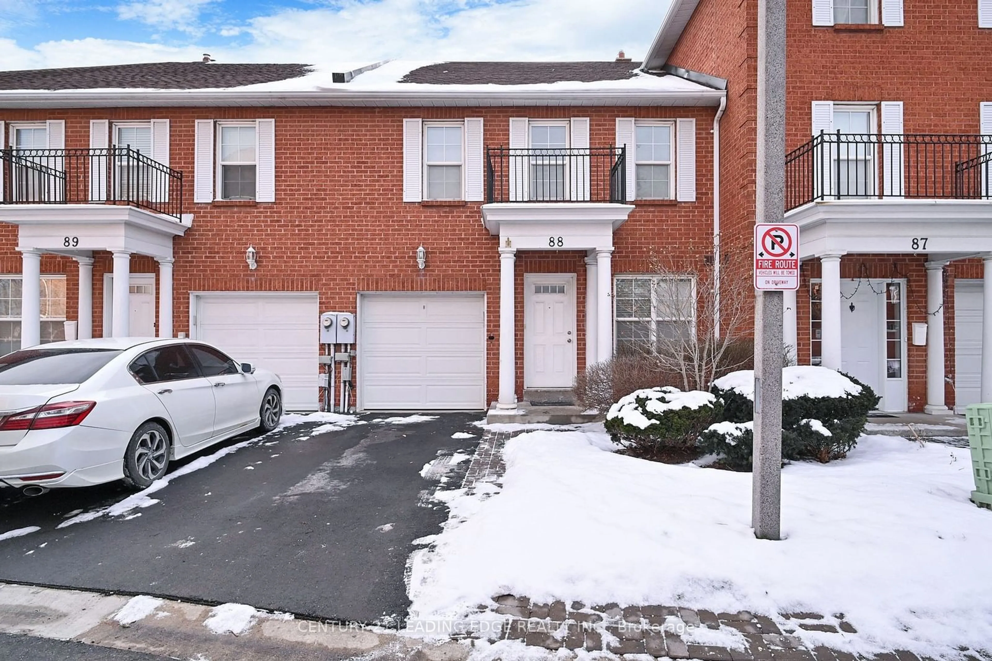 Unknown for 88 STORNWOOD Crt, Brampton Ontario L4W 4J2