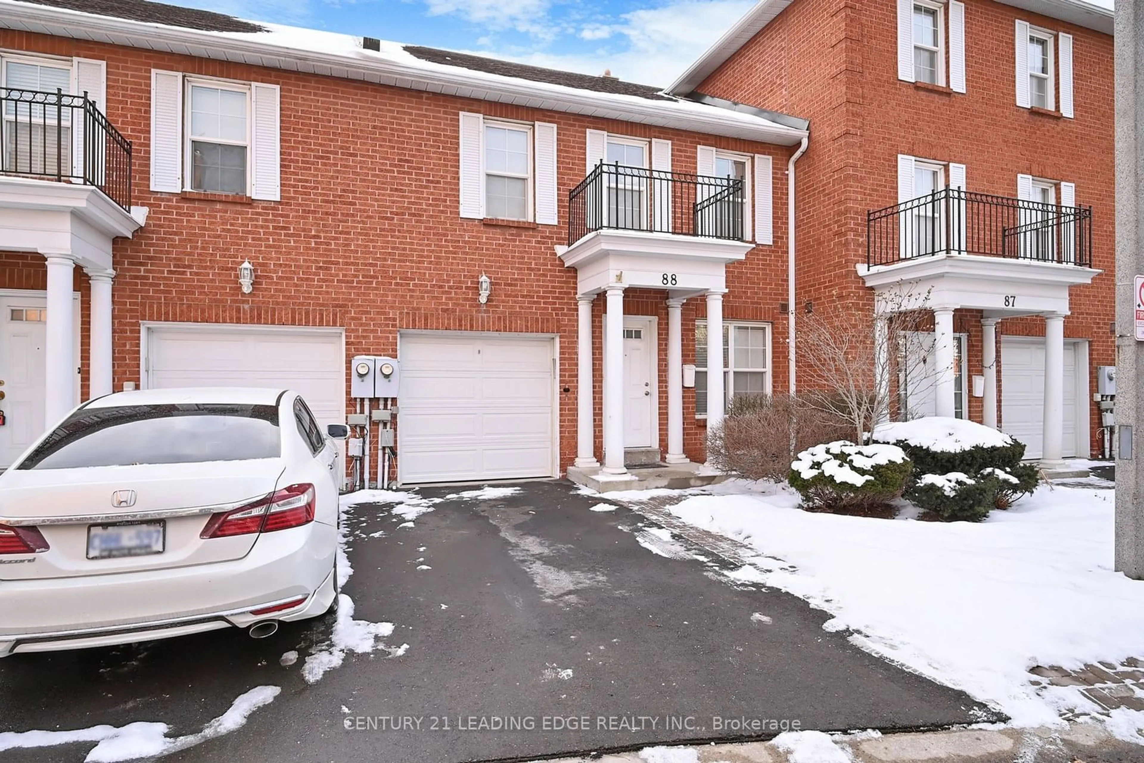 Unknown for 88 STORNWOOD Crt, Brampton Ontario L4W 4J2