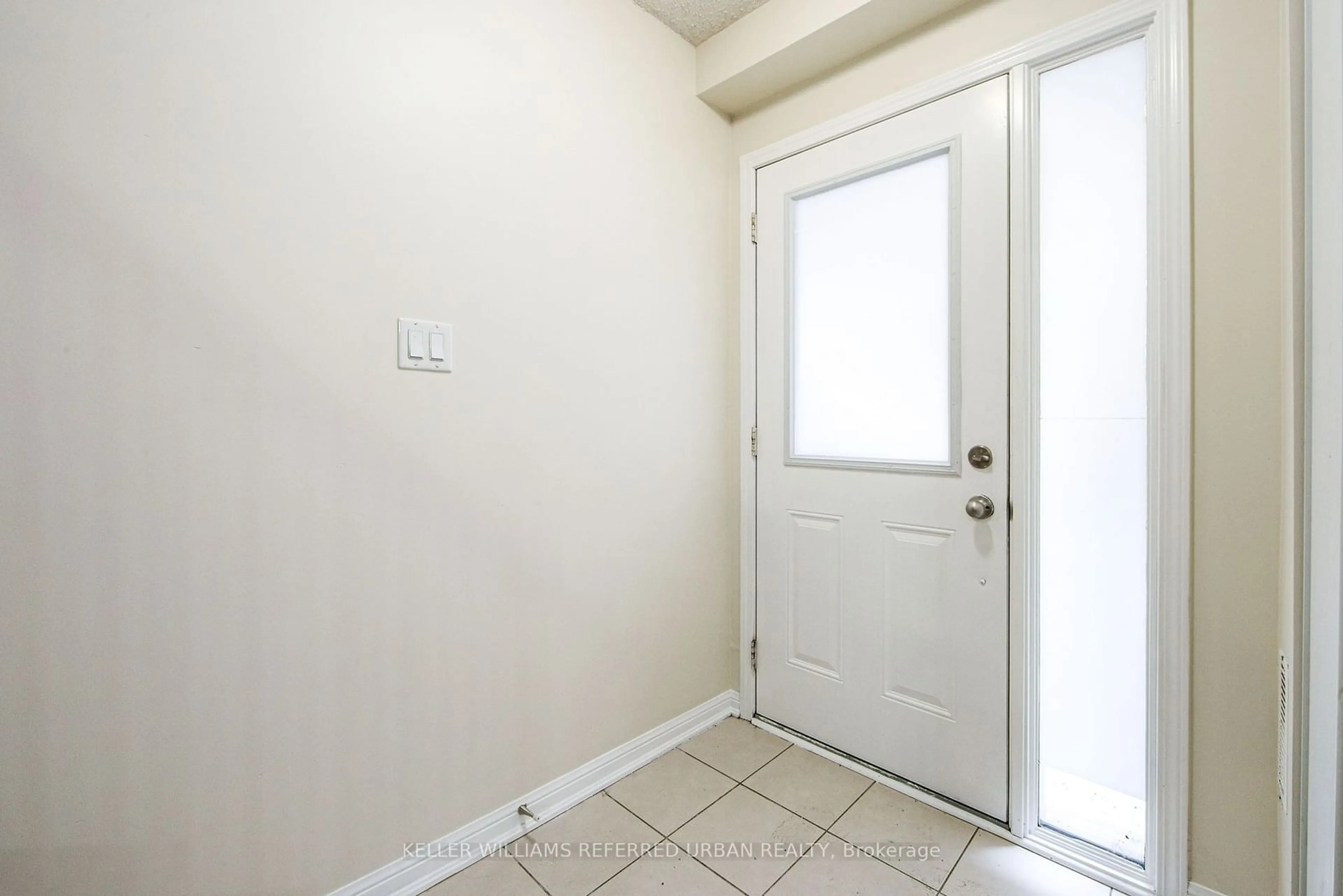 Indoor entryway for 11 Foundry Ave #132, Toronto Ontario M6H 0B7