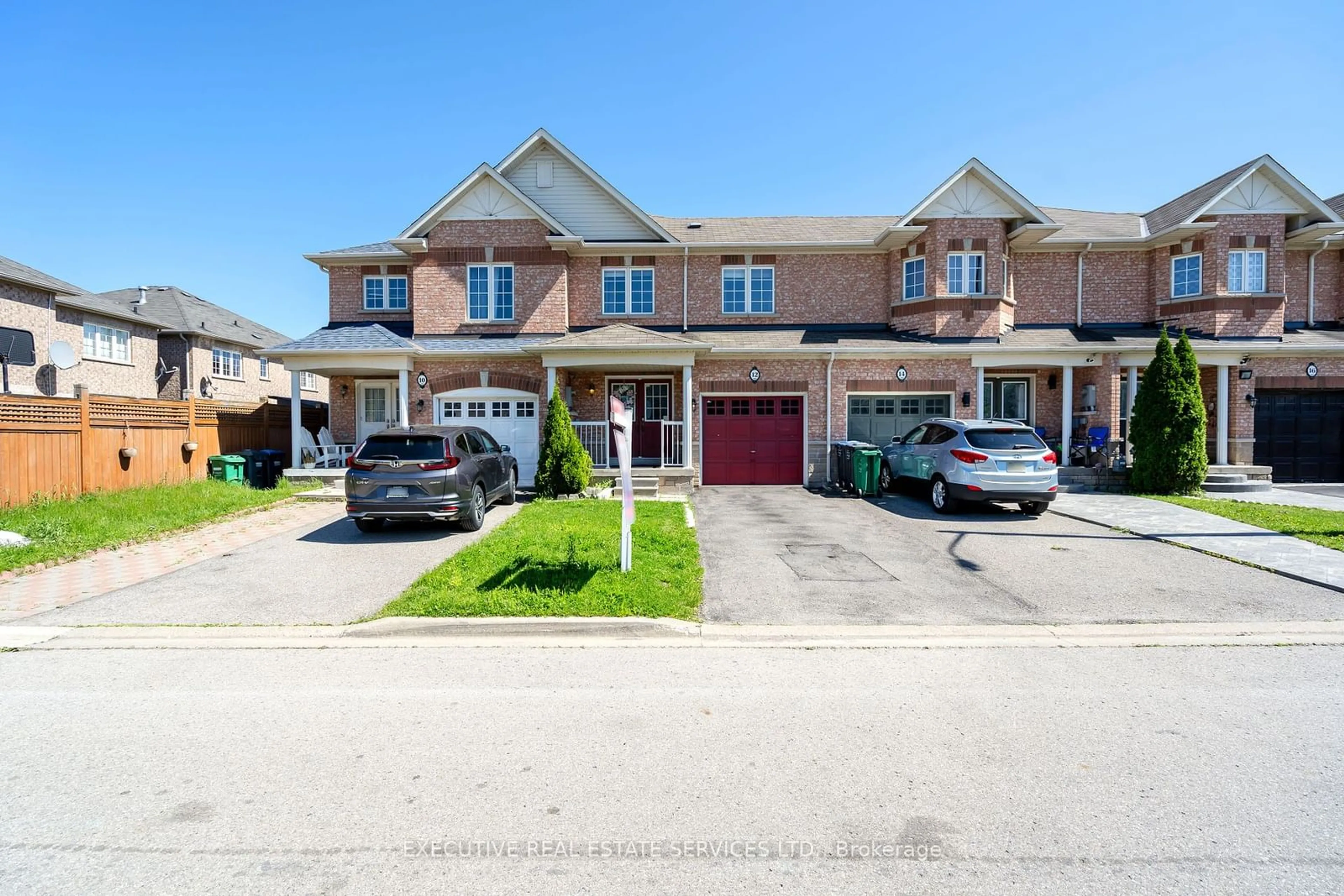 A pic from outside/outdoor area/front of a property/back of a property/a pic from drone, street for 12 Heartview Rd, Brampton Ontario L6Z 0C6