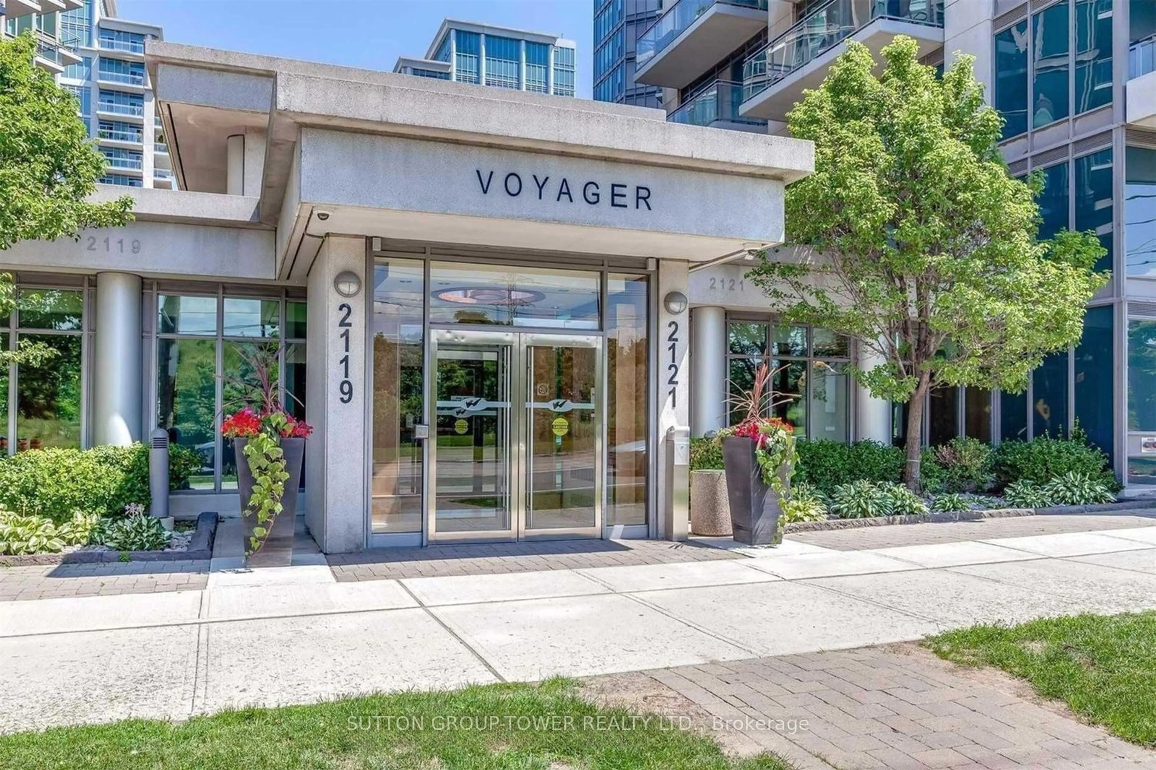 Indoor foyer for 2121 Lakeshore Blvd #2205, Toronto Ontario M8V 4E9