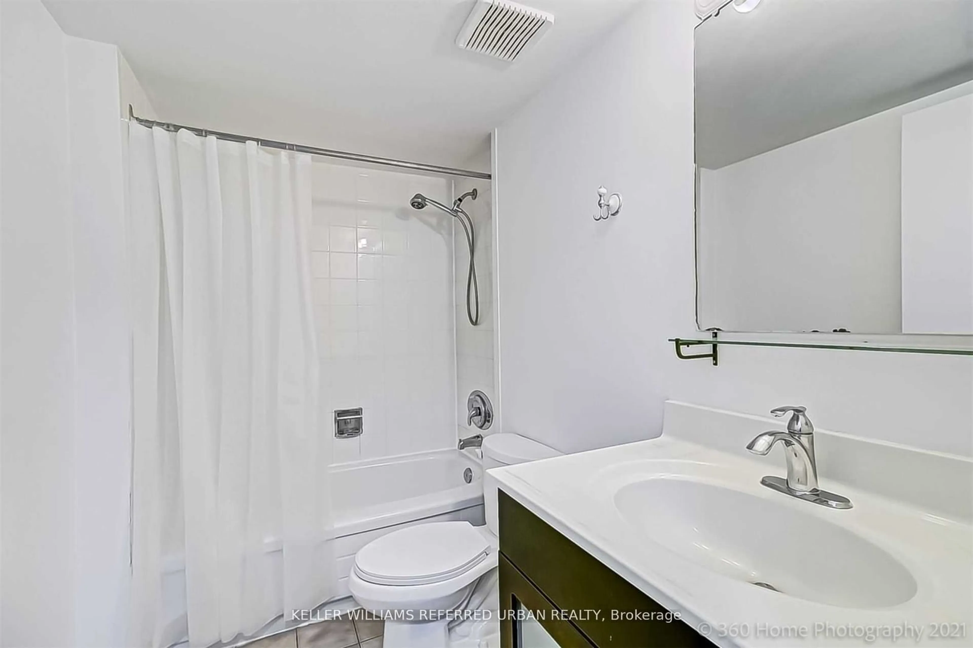 Standard bathroom, unknown for 4185 Shipp Dr #211, Mississauga Ontario L4Z 2Y8