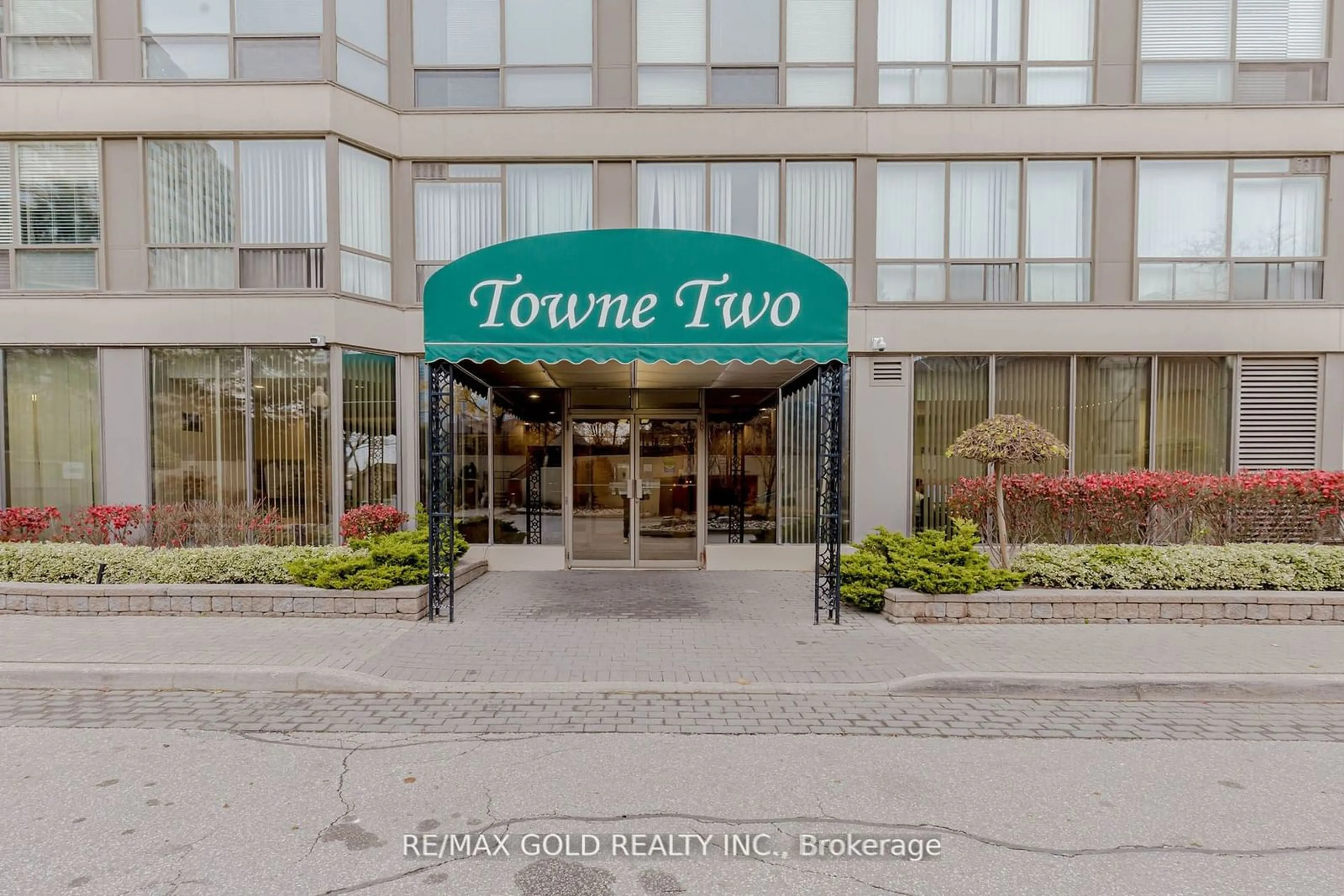 Indoor foyer for 55 Elm Dr #1710, Mississauga Ontario L5B 3Z3