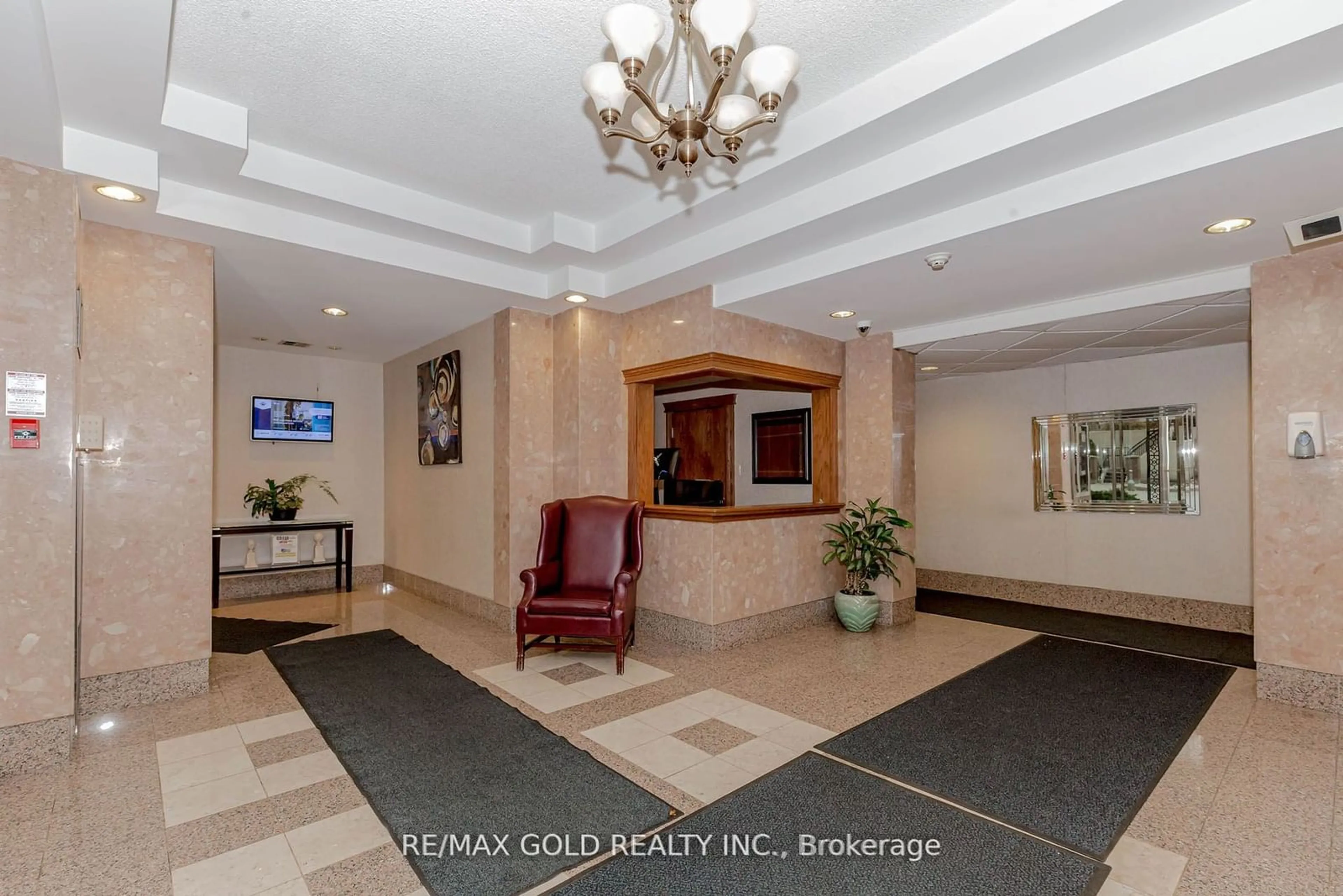 Lobby for 55 Elm Dr #1710, Mississauga Ontario L5B 3Z3