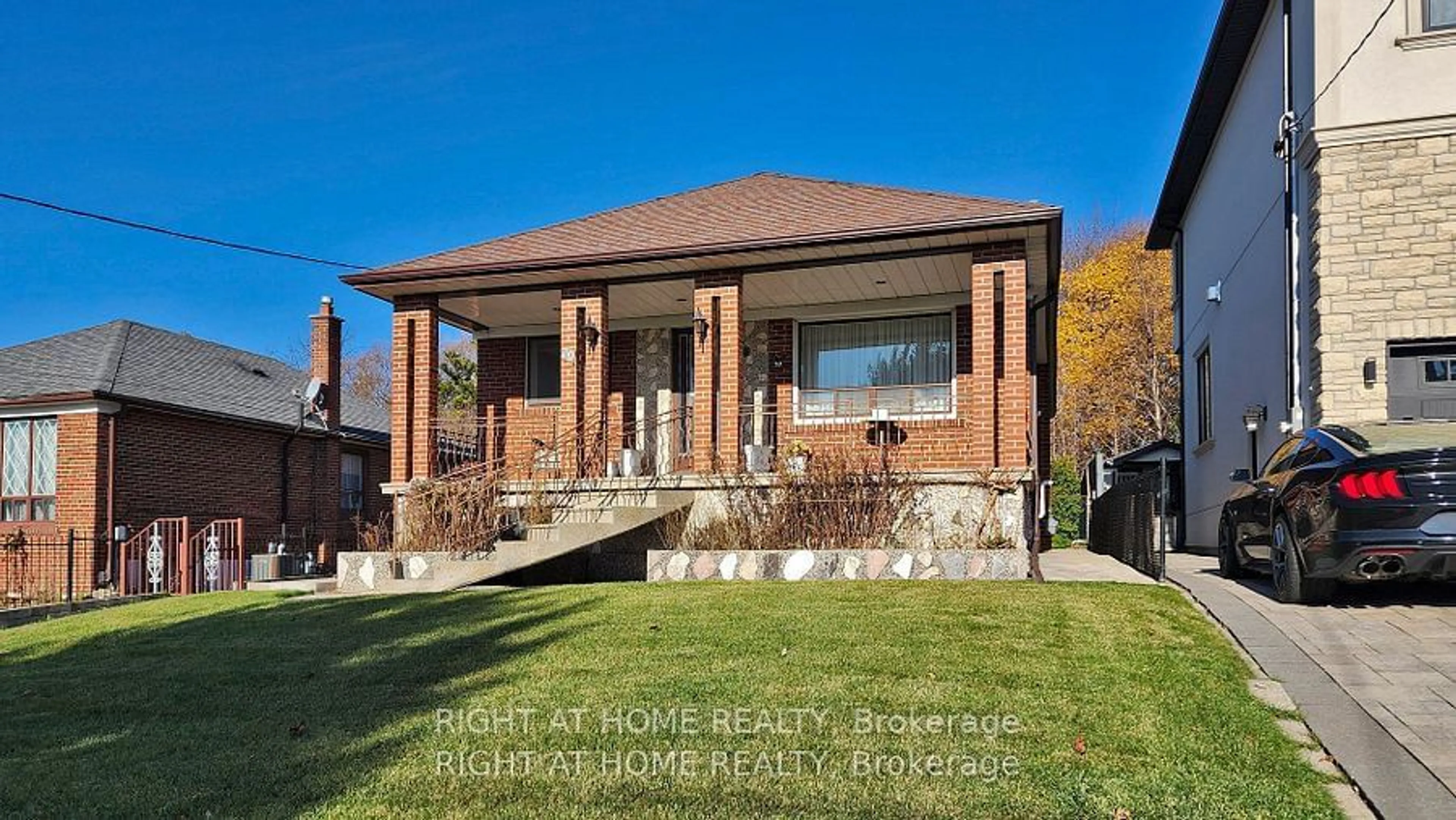 Home with brick exterior material, building for 70 Forthbridge Cres, Toronto Ontario M3M 2A3