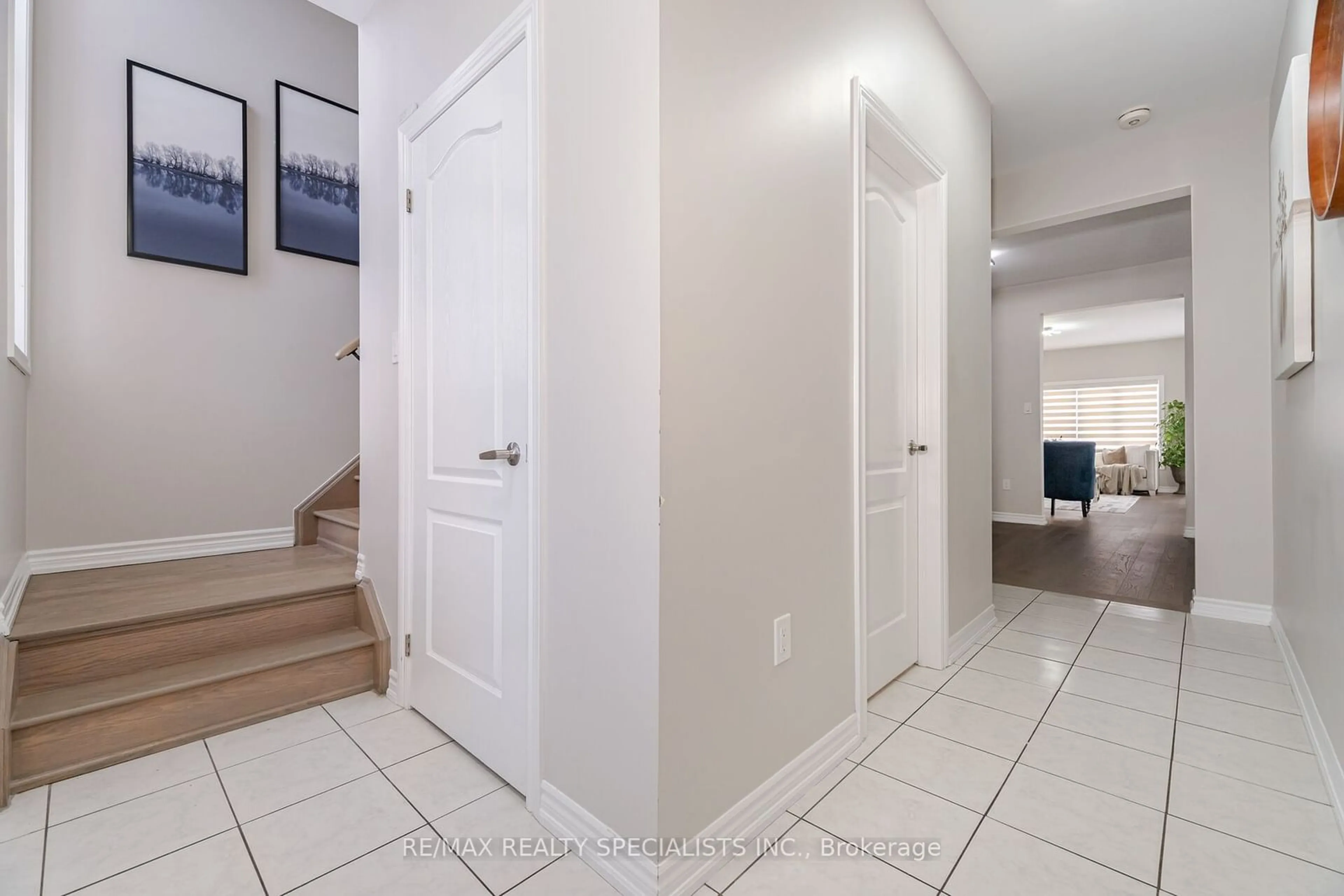 Indoor entryway for 15 Faders Dr, Brampton Ontario L7A 4Y2