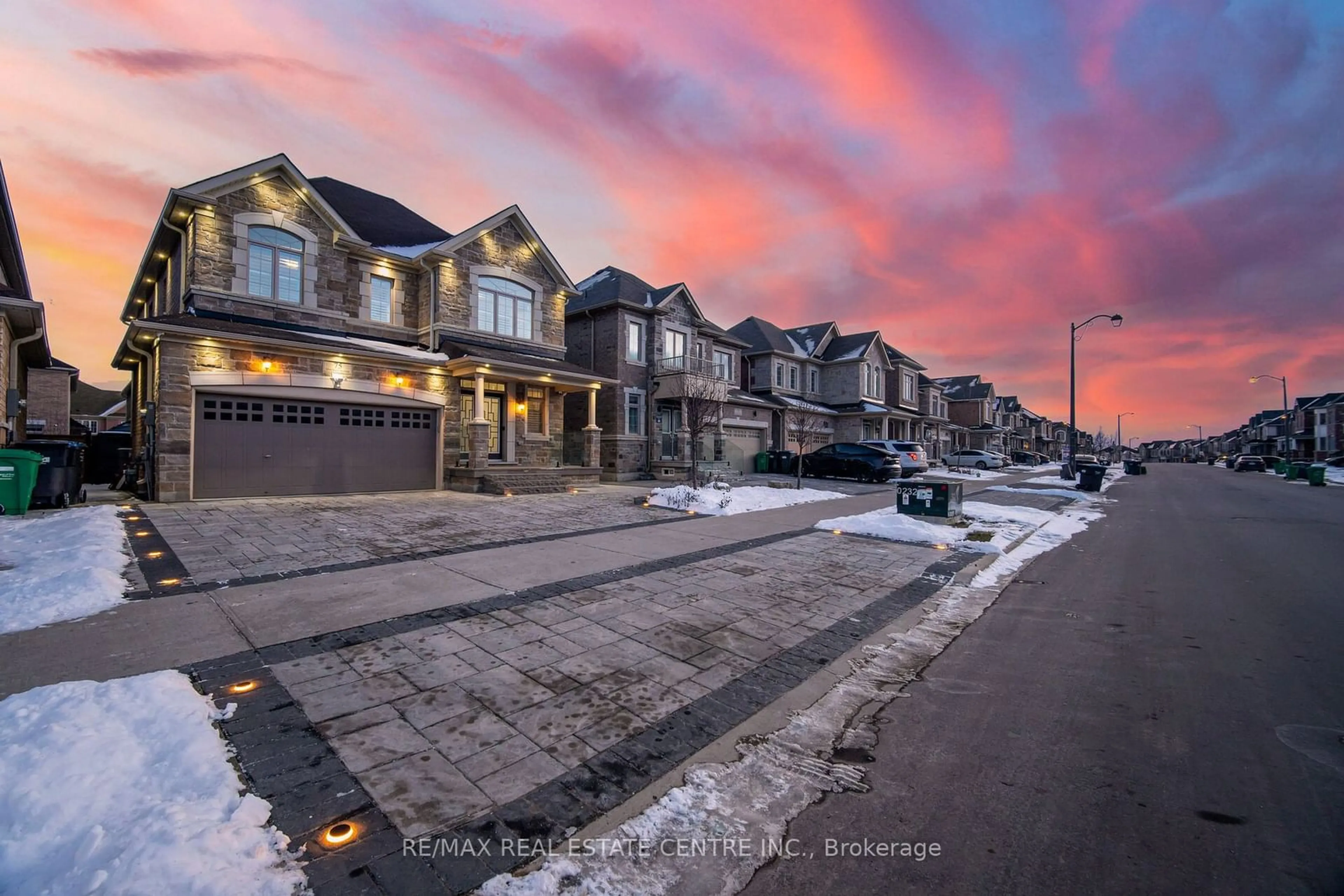 A pic from outside/outdoor area/front of a property/back of a property/a pic from drone, street for 75 Dotchson Ave, Caledon Ontario L7C 4G7