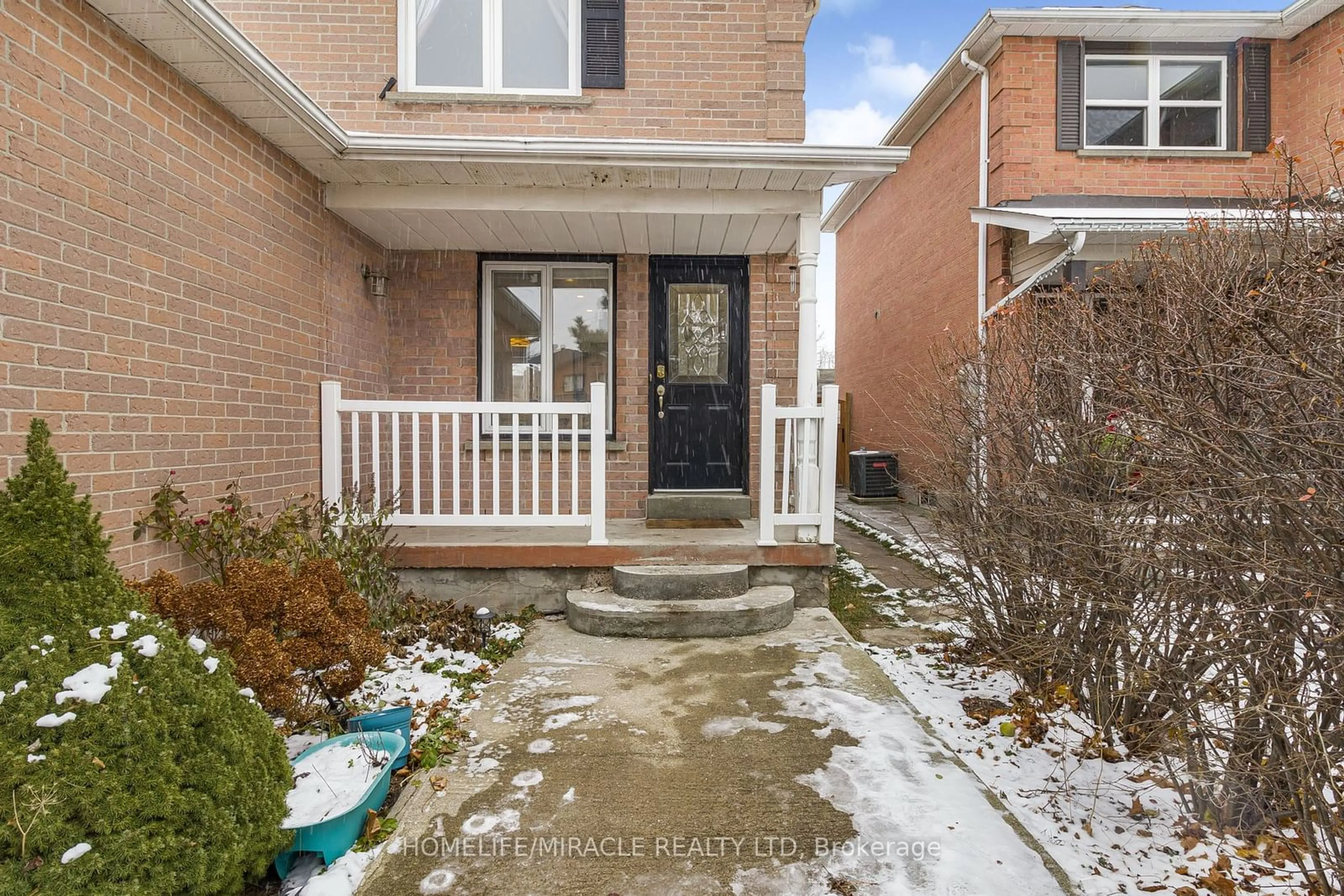 Unknown for 422 Luzon Cres, Mississauga Ontario L5B 3W8