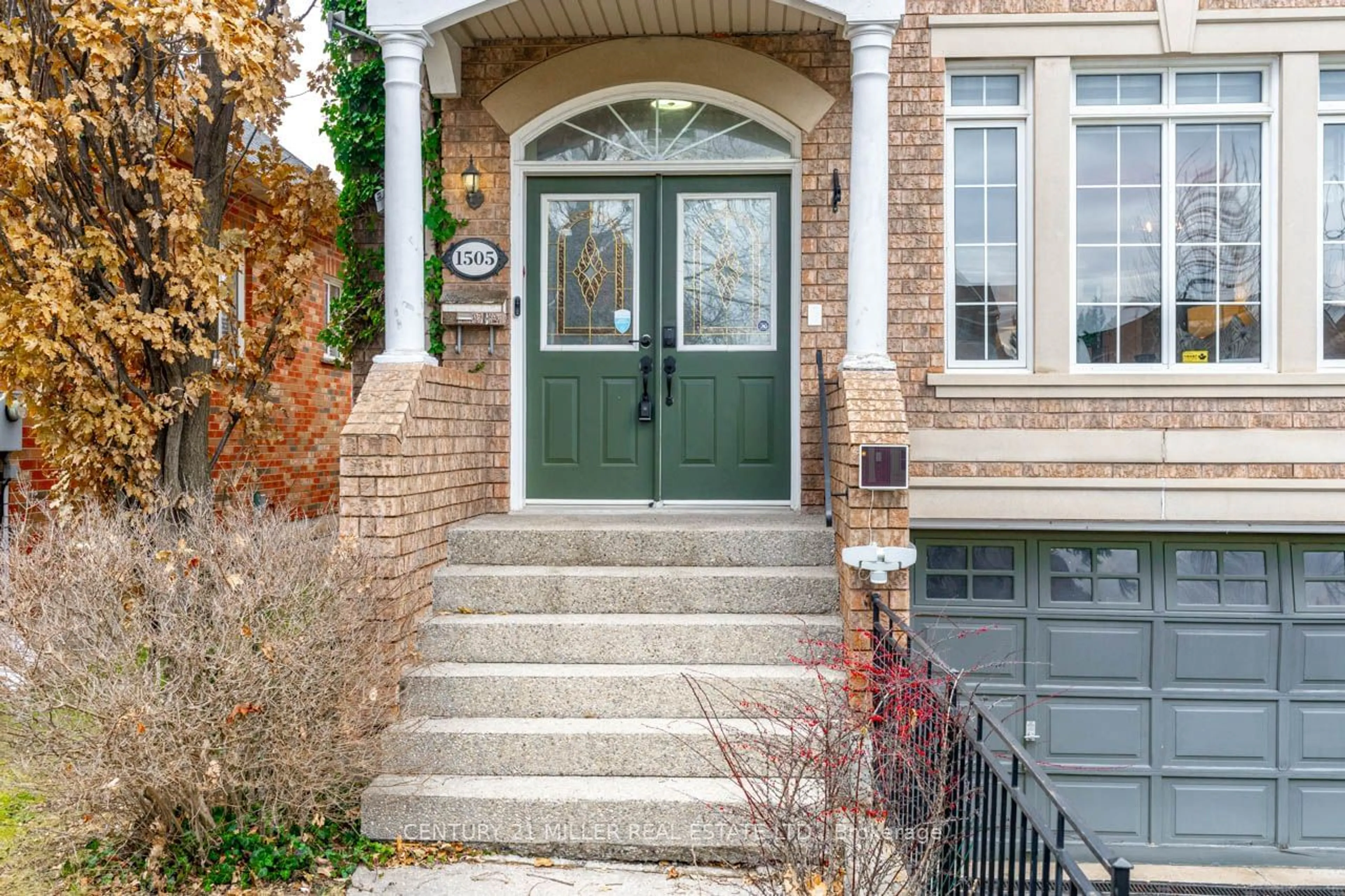 Home with brick exterior material, street for 1505 Sandpiper Rd, Oakville Ontario L6M 3R8