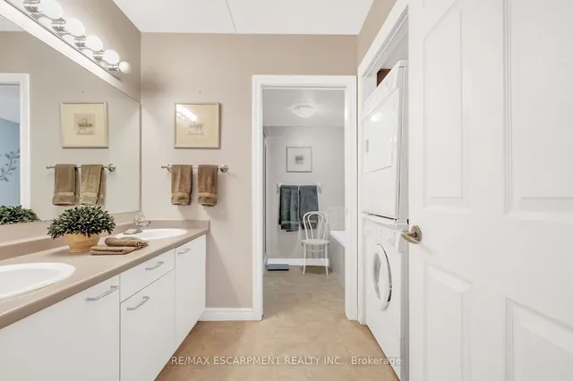 Additional property image - 2030 Cleaver Ave Unit 213