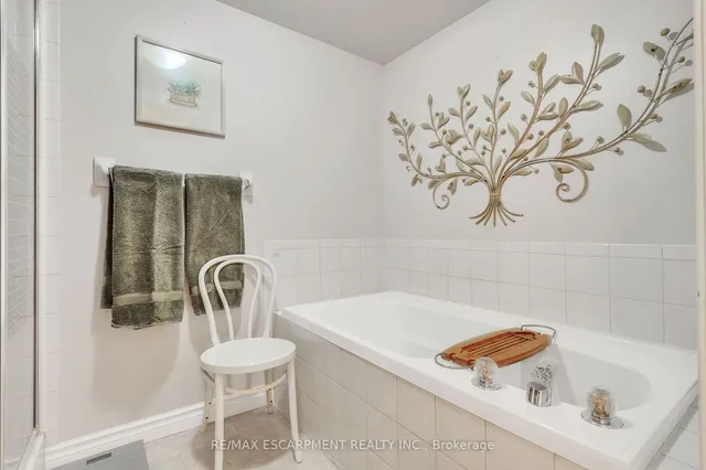 Additional property image - 2030 Cleaver Ave Unit 213