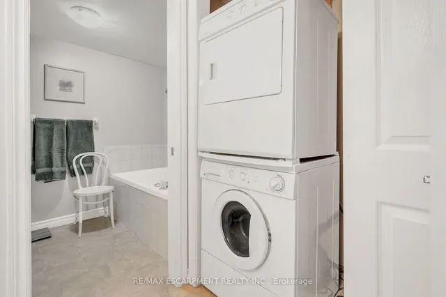 Additional property image - 2030 Cleaver Ave Unit 213