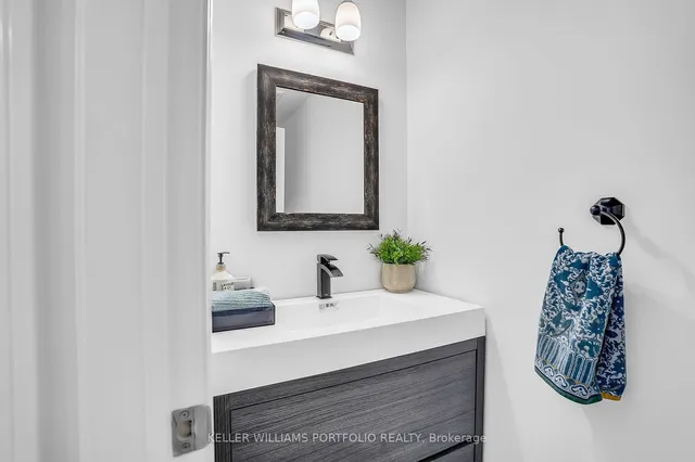 Additional property image - 70 Eastwood Park Gdns Unit 21