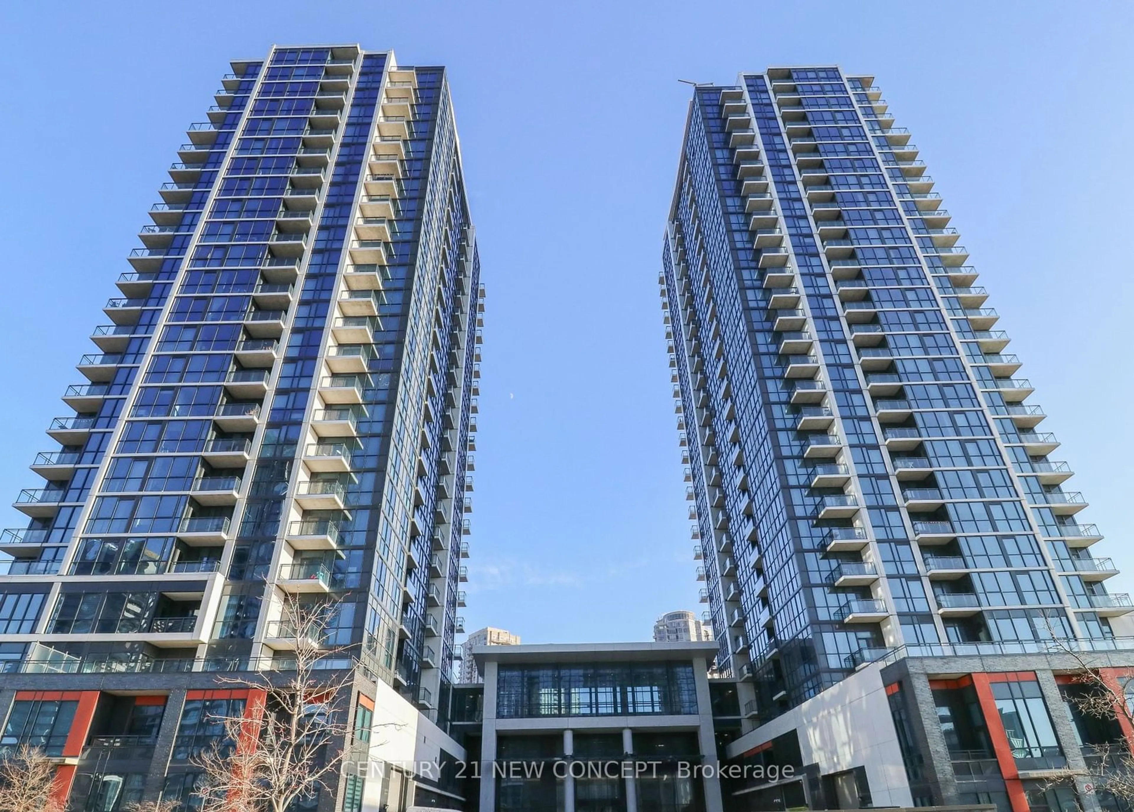 Indoor foyer for 55 Eglinton Ave #306, Mississauga Ontario L5R 0E4