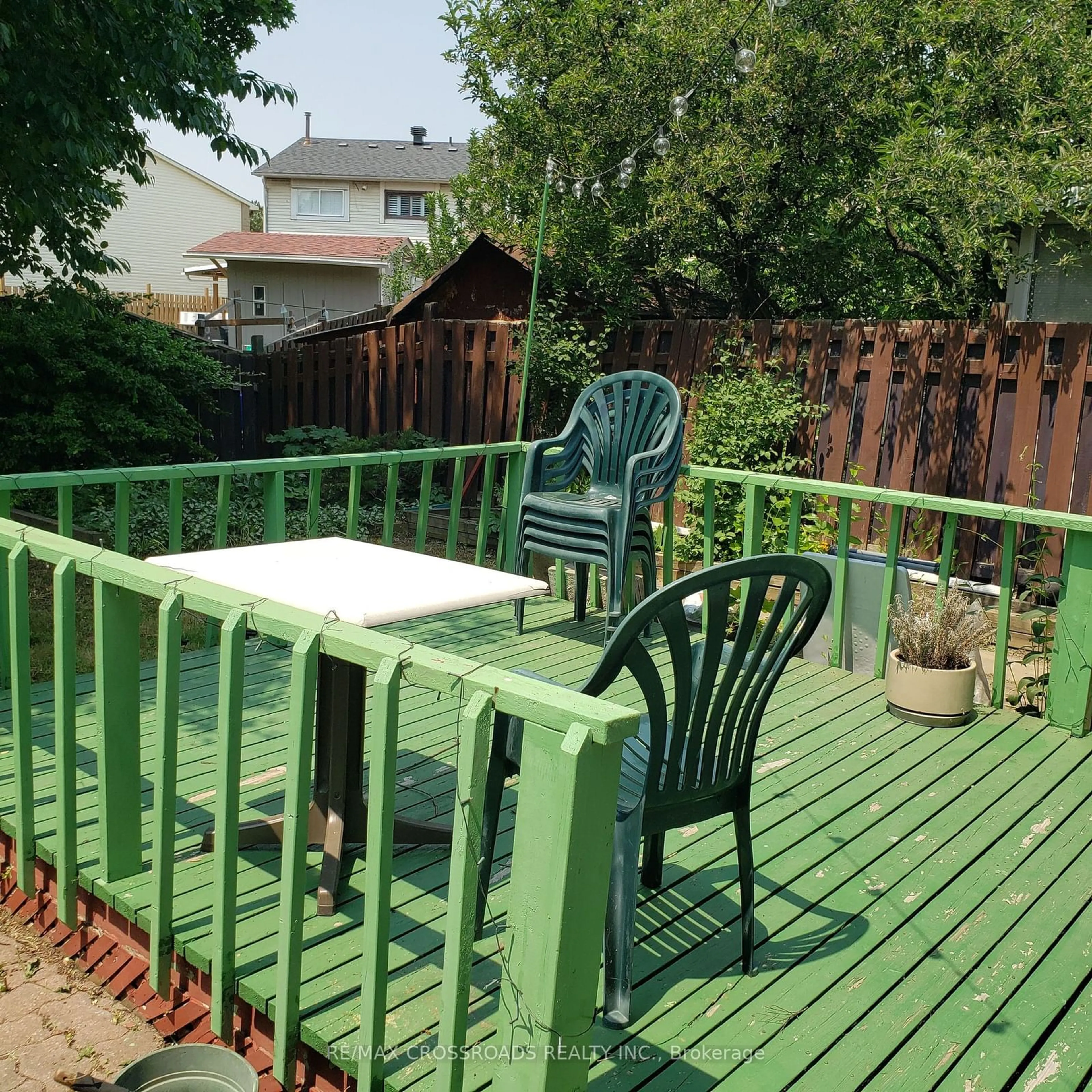 Patio, street for 32 Briarwood Ave, Toronto Ontario M9W 6G7