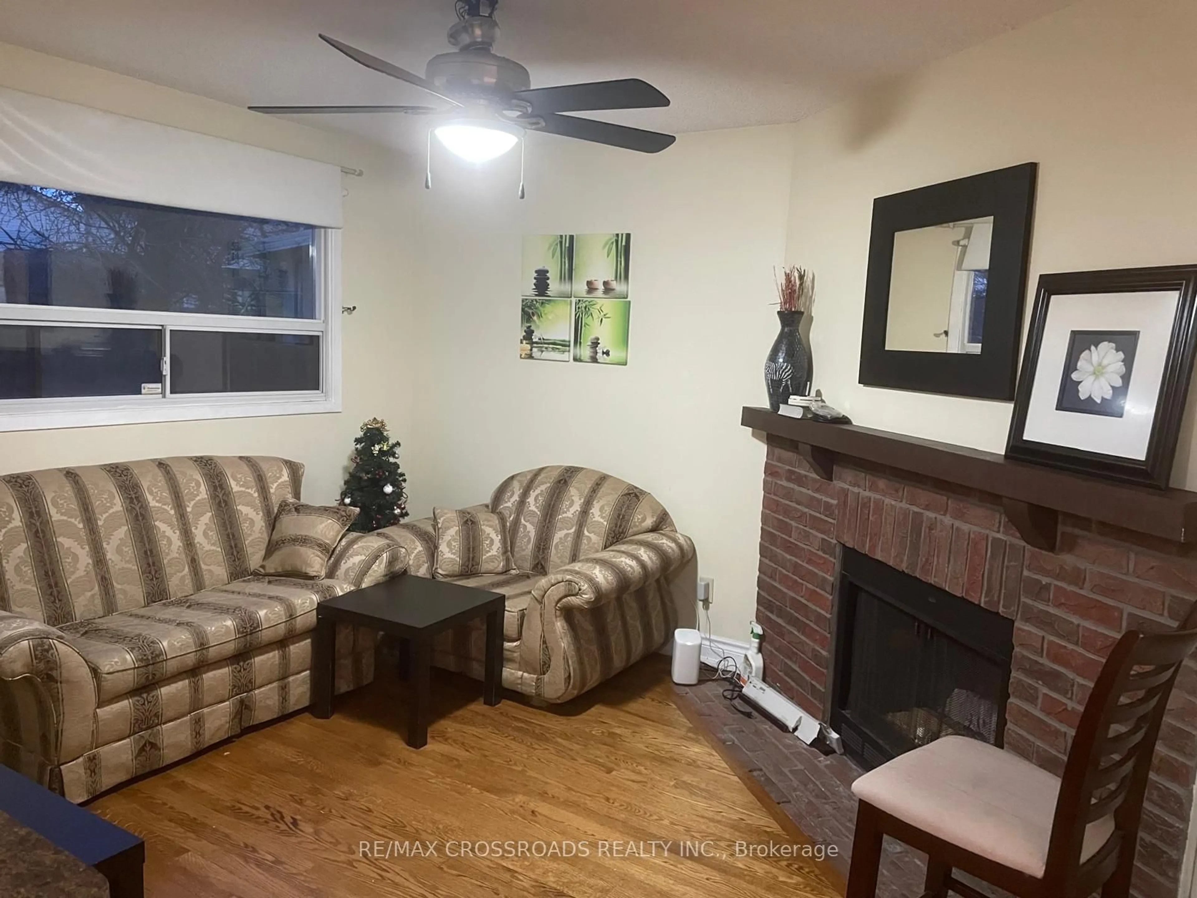 Living room with furniture, unknown for 32 Briarwood Ave, Toronto Ontario M9W 6G7