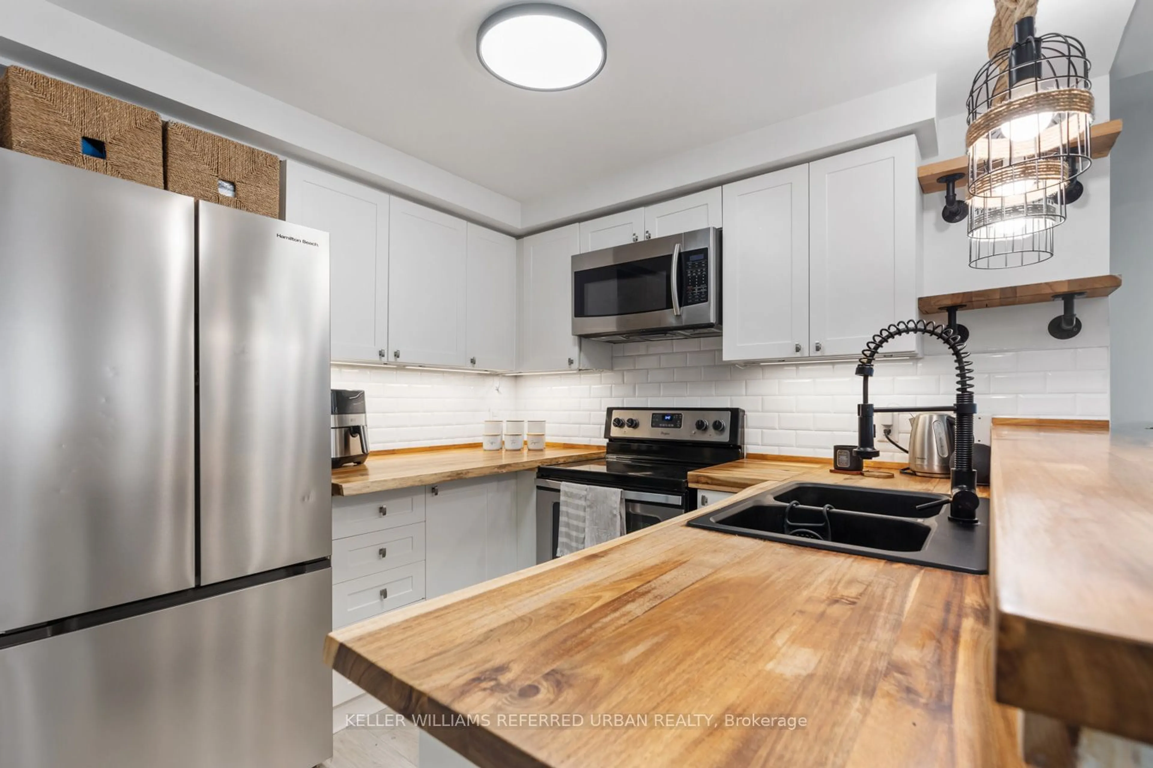 Standard kitchen, unknown for 760 Lawrence Ave #28, Toronto Ontario M6A 3E7