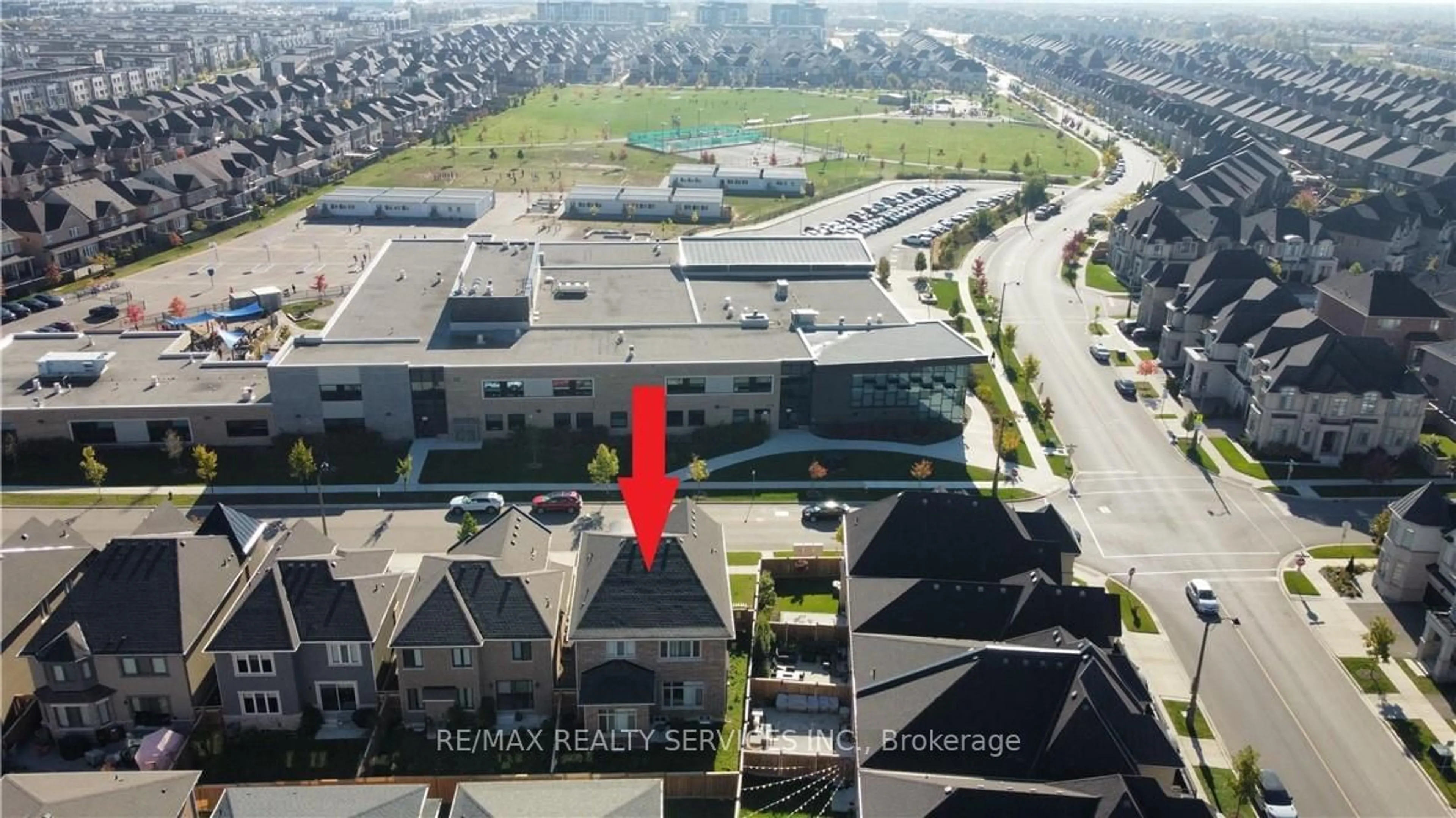 A pic from outside/outdoor area/front of a property/back of a property/a pic from drone, street for 115 Threshing Mill Blvd, Oakville Ontario L6H 0V5