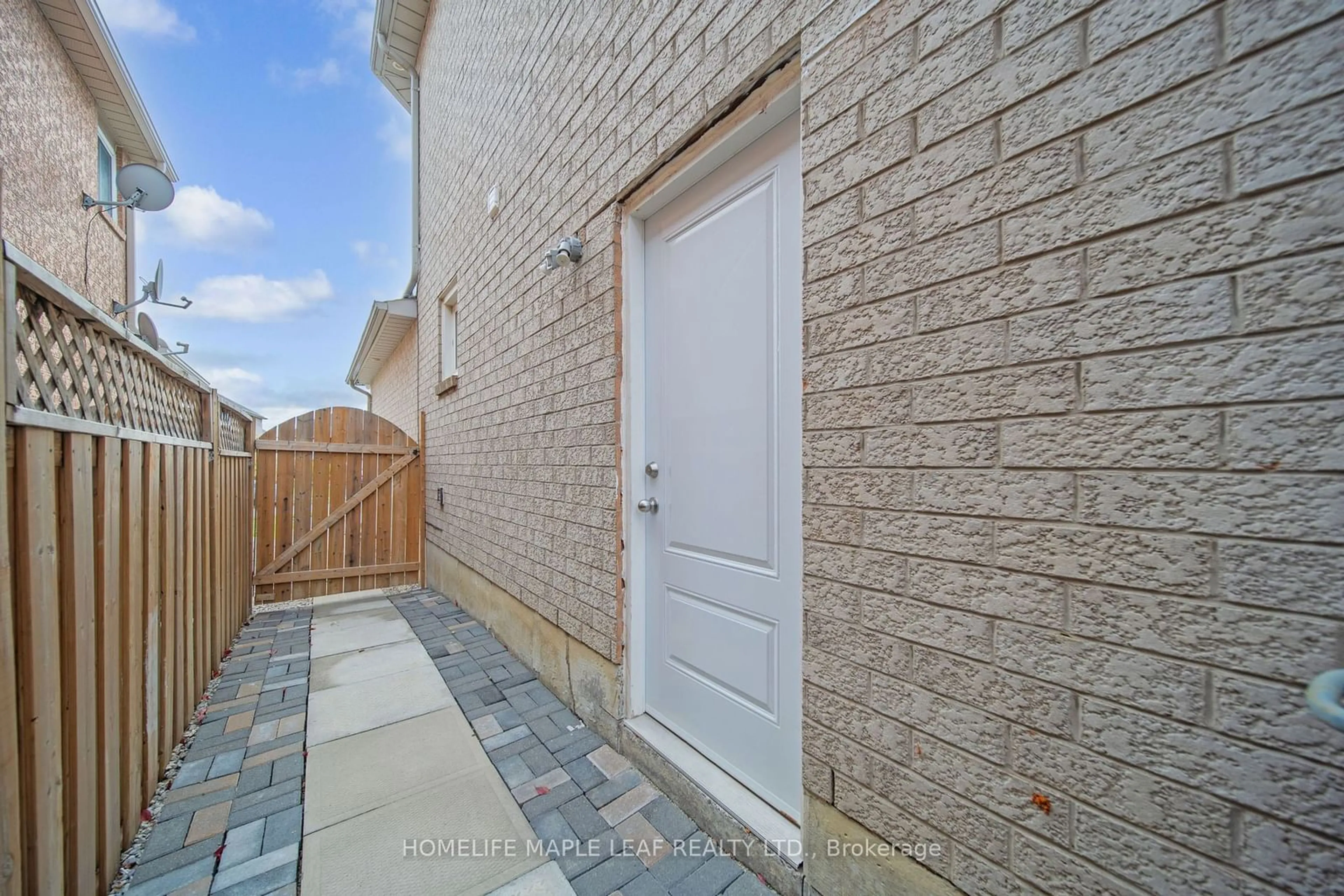 Unknown for 27 Beaverhall Rd, Brampton Ontario L6X 4L3