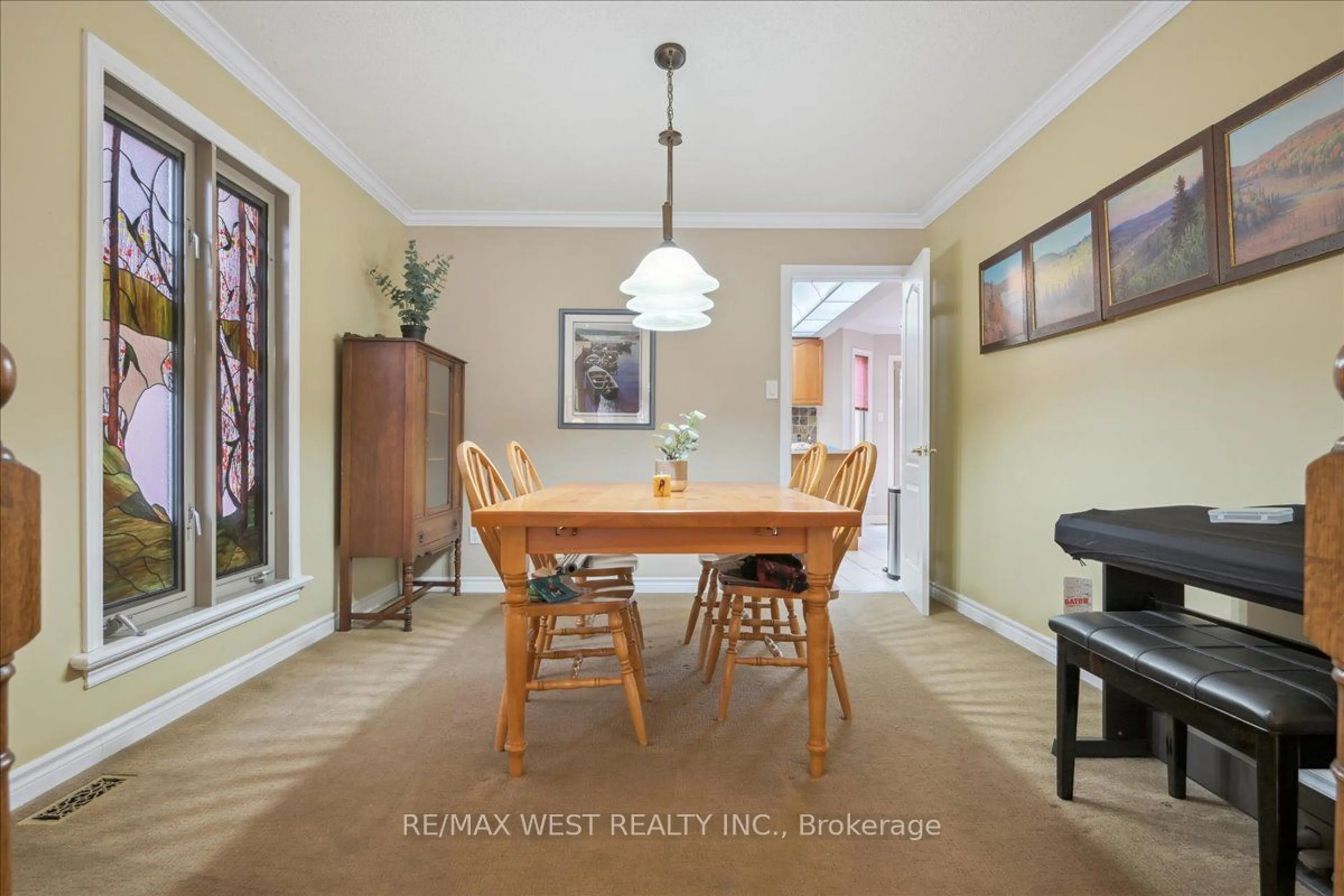 Dining room, unknown for 391 March Cres, Oakville Ontario L6H 5X7