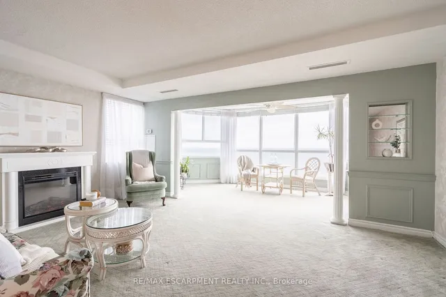 Additional property image - 5280 Lakeshore Rd Unit 911